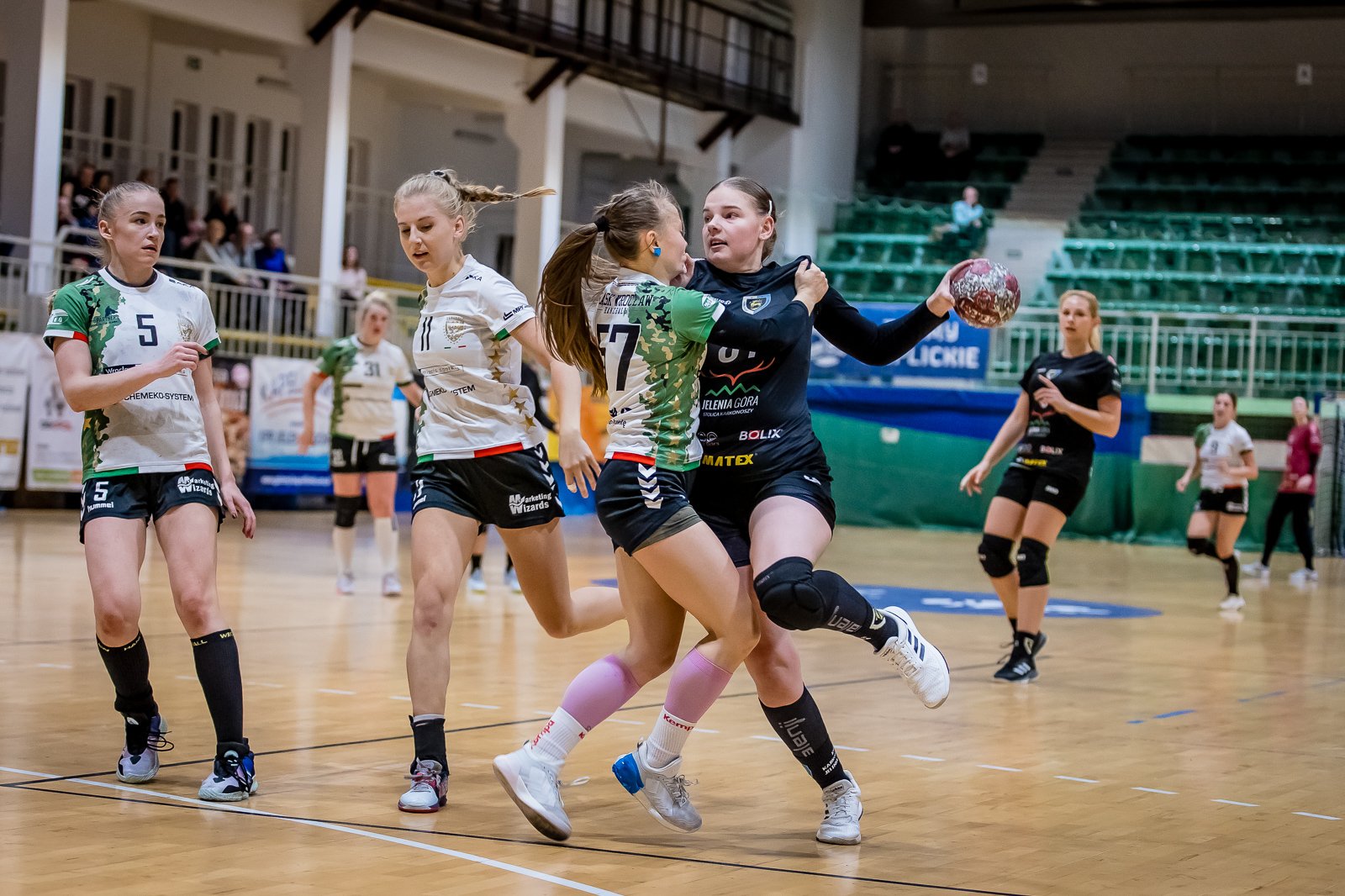 mimo-brakow-kadrowych-walczyy-do-konca-111120
