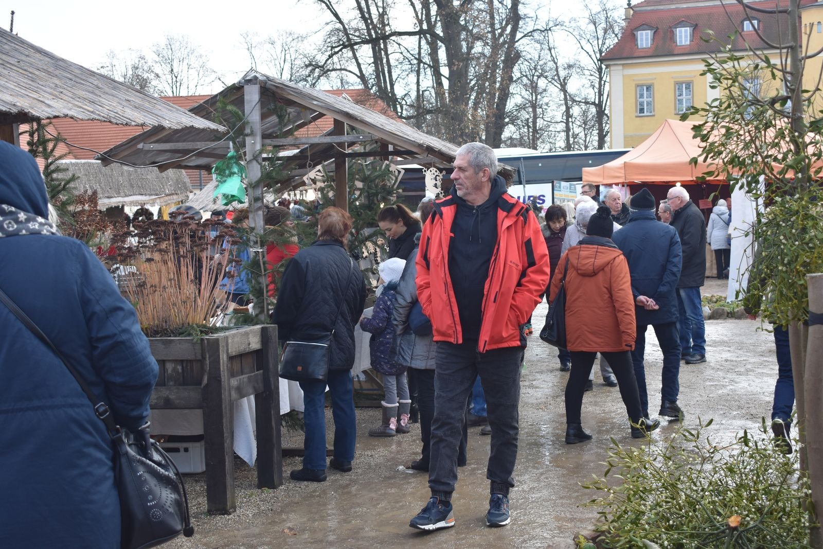 swiateczne-klimaty-na-jarmarku-w-omnicy-111130