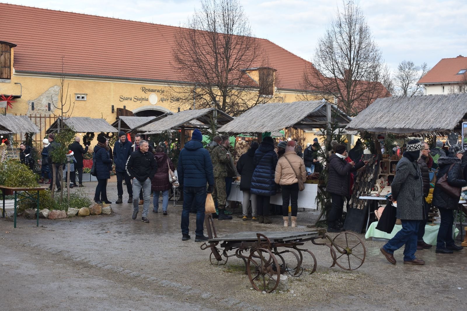 swiateczne-klimaty-na-jarmarku-w-omnicy-111130