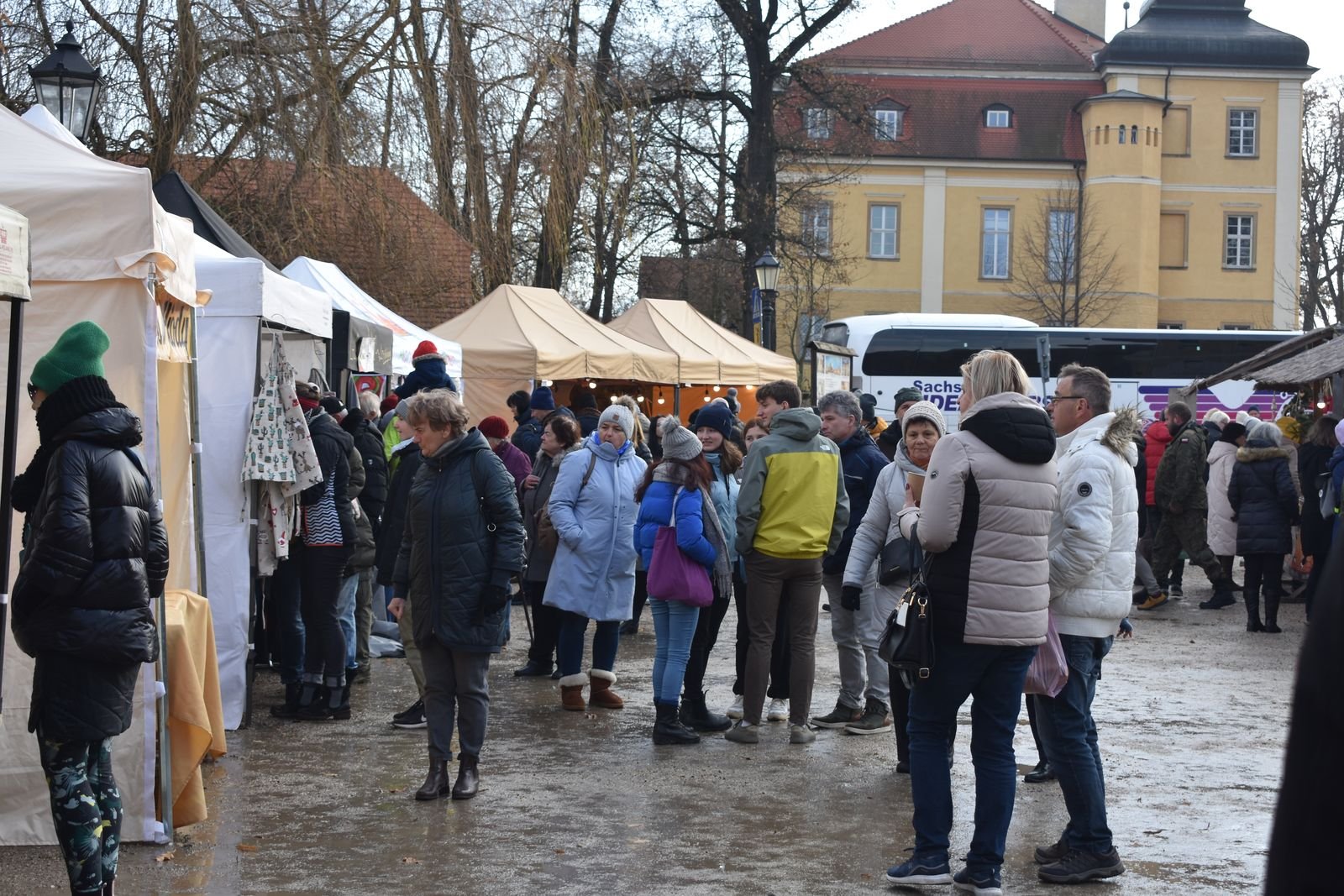 swiateczne-klimaty-na-jarmarku-w-omnicy-111130