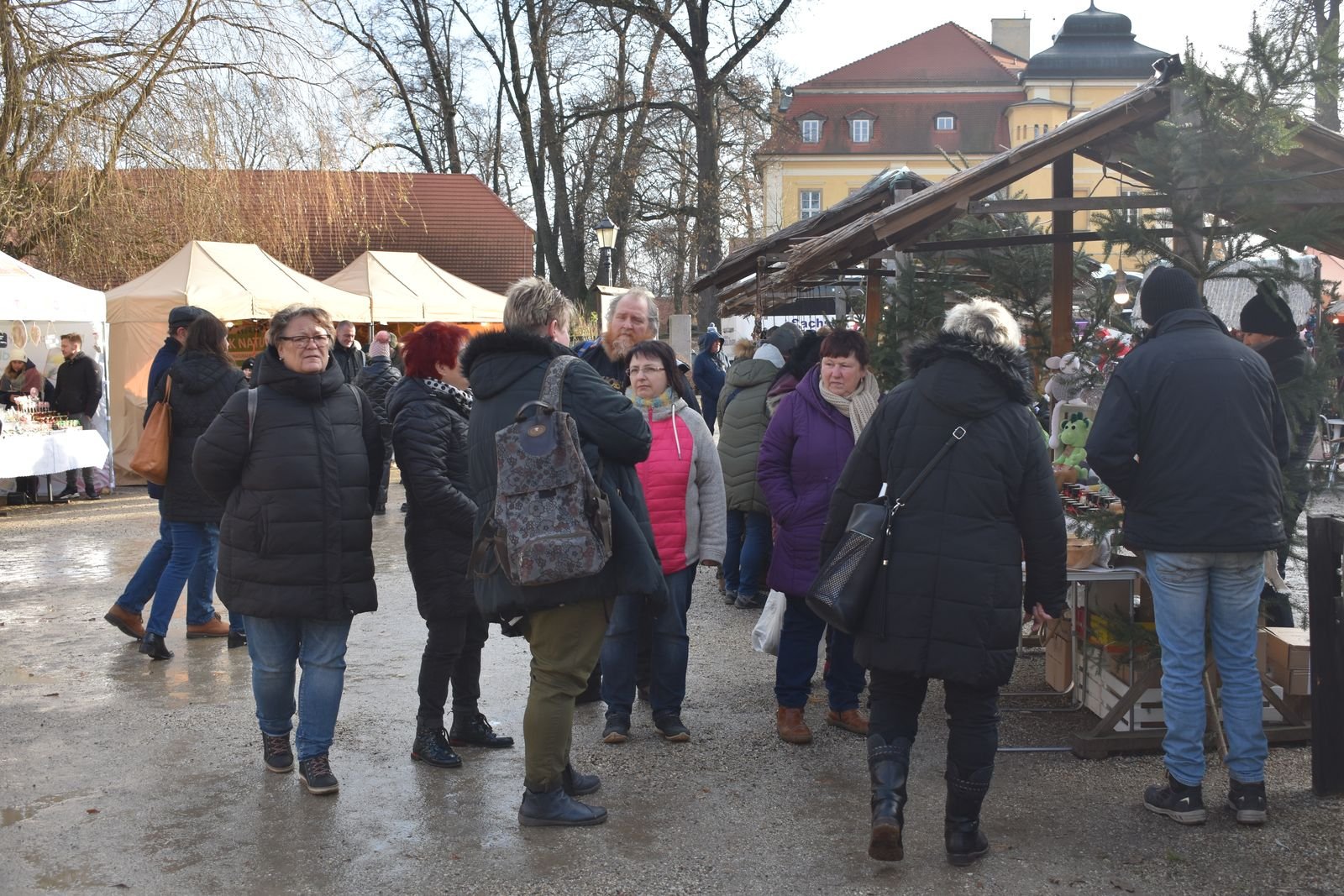 swiateczne-klimaty-na-jarmarku-w-omnicy-111130