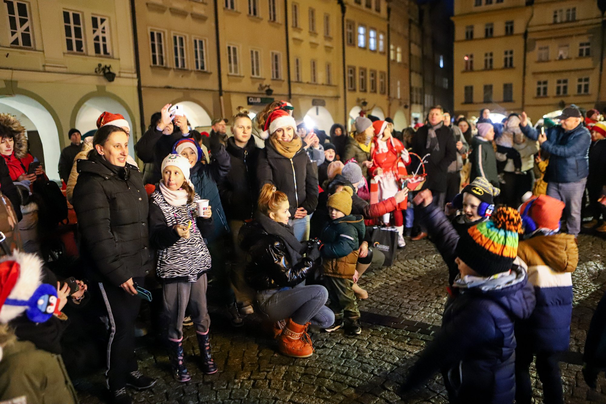 miejska-choinka-rozswietlona-111210