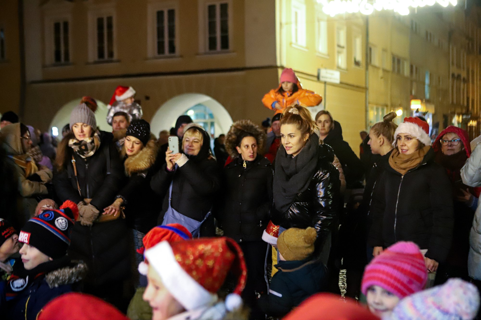 miejska-choinka-rozswietlona-111210