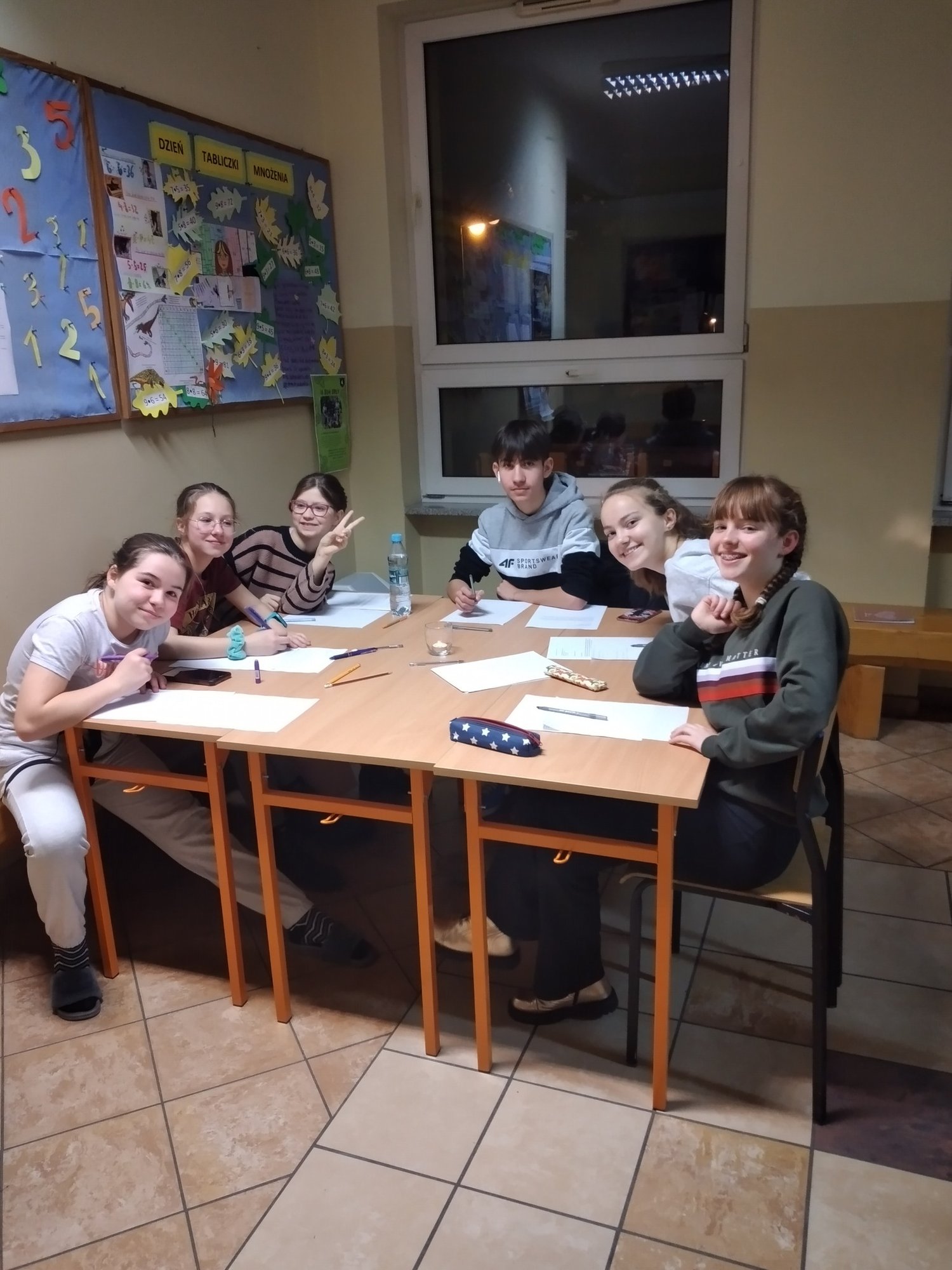 uczniowie-pisali-listy-111222