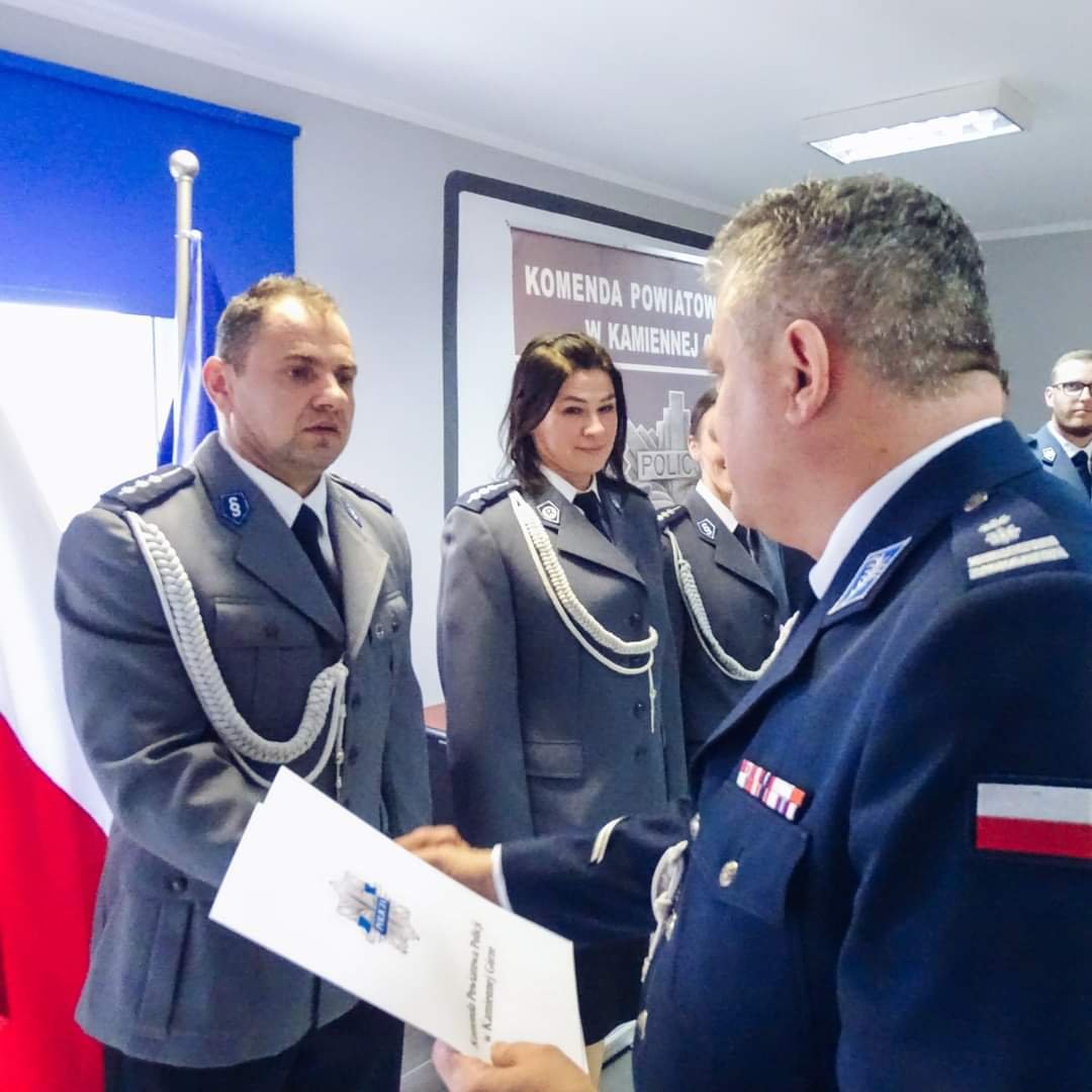 awanse-dla-policjantow-111227