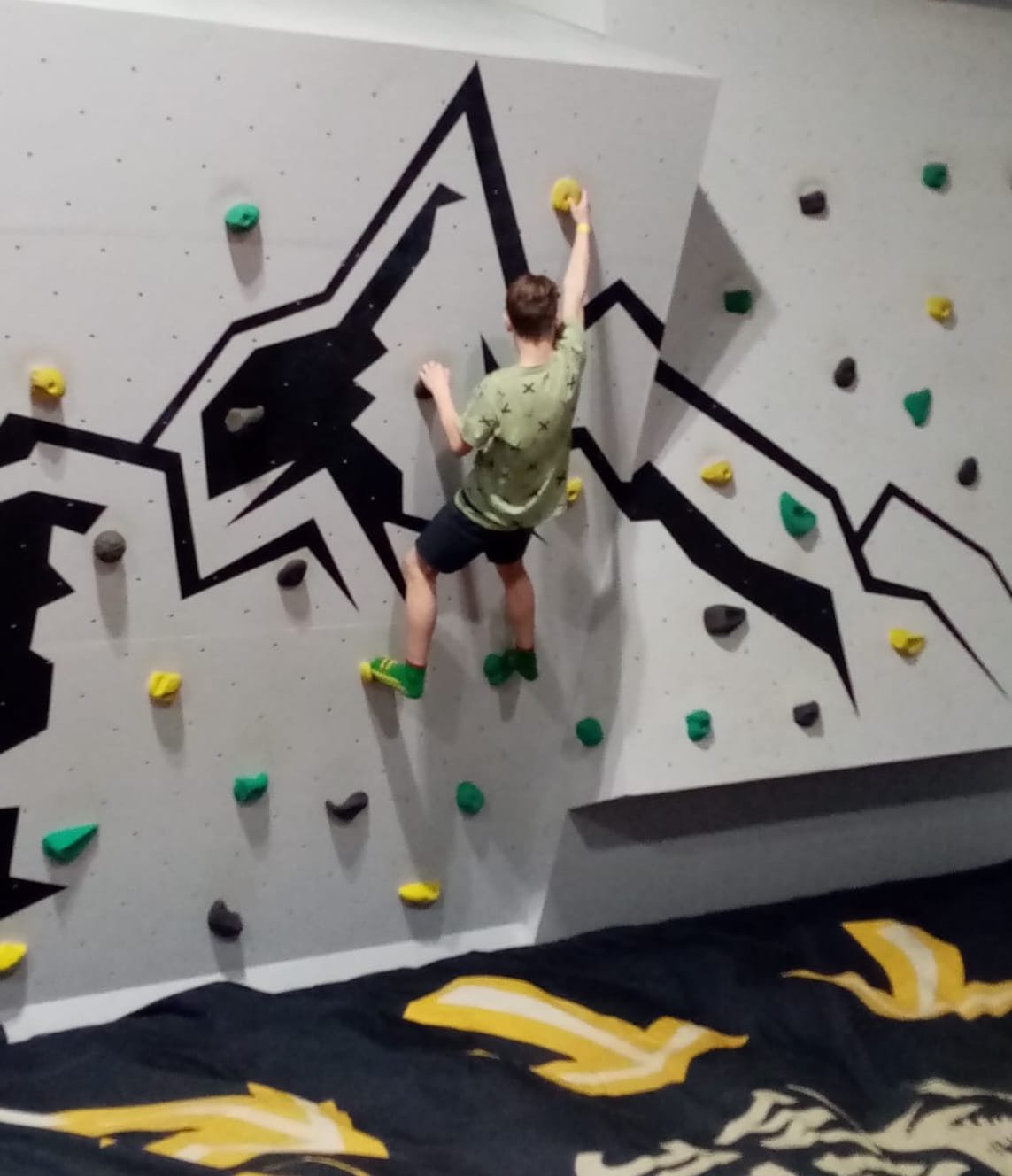 zabawa-w-parku-trampolin-111229
