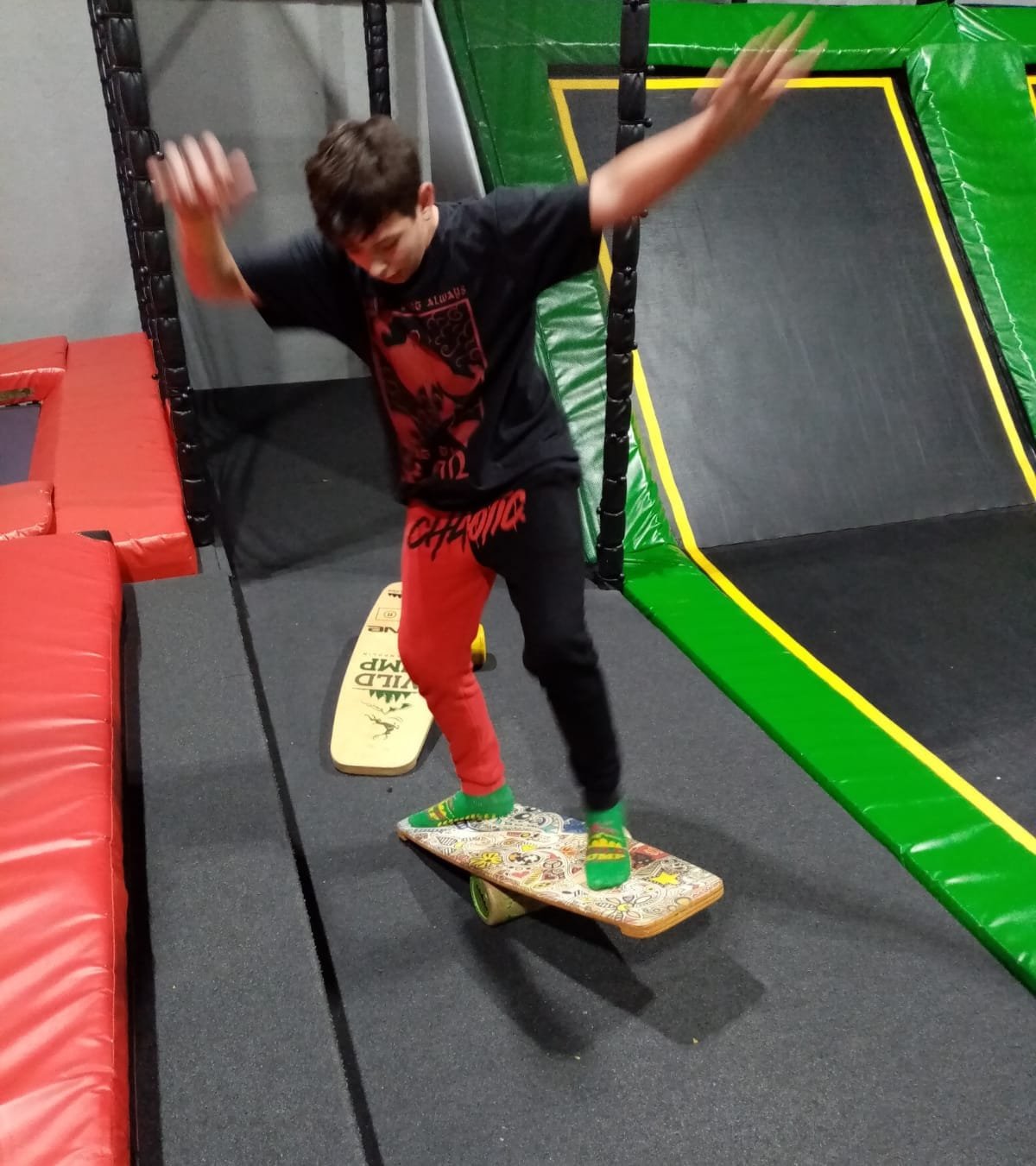 zabawa-w-parku-trampolin-111229
