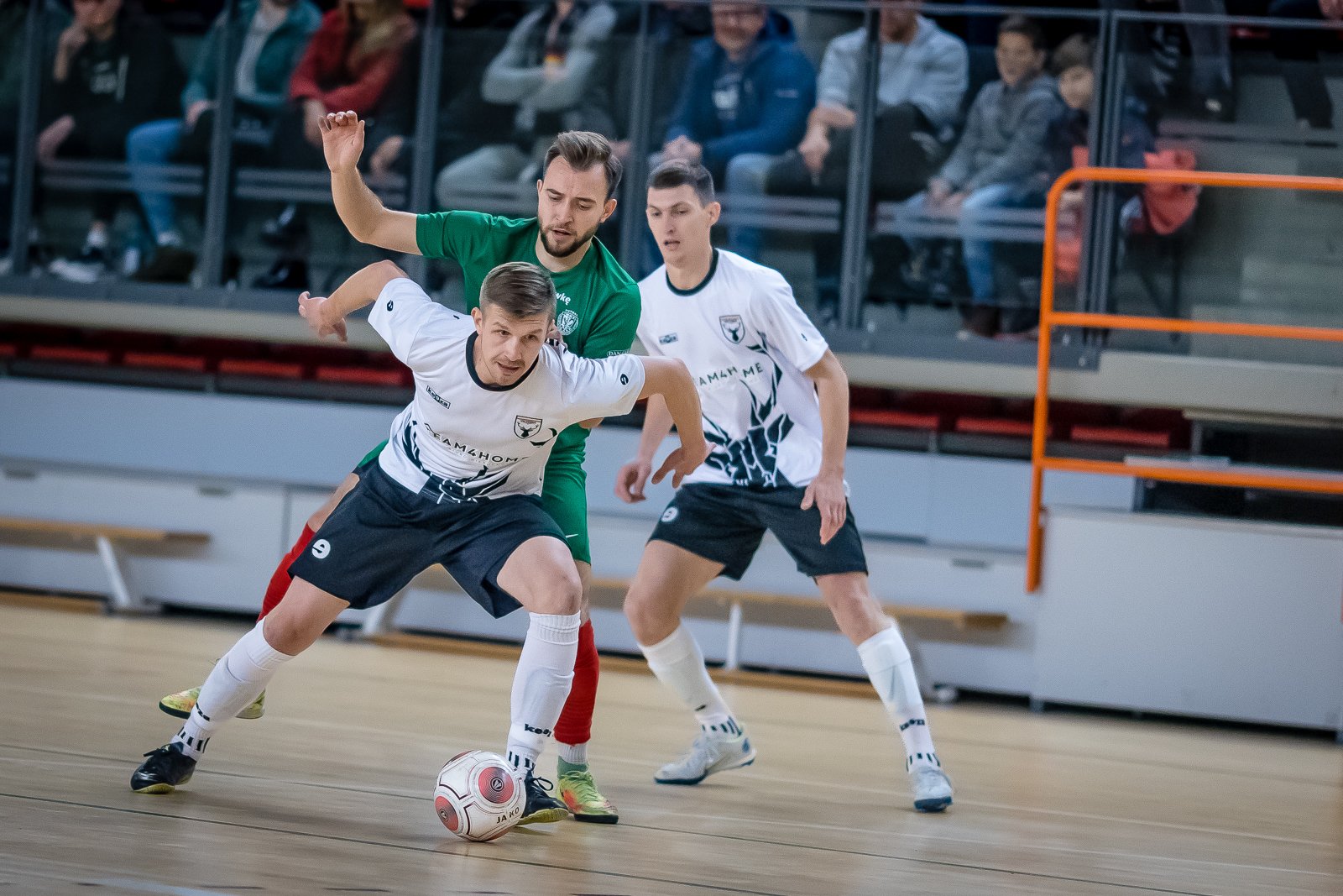 powalczyli-w-futsalowym-debiucie-na-szczeblu-centralnym-111371