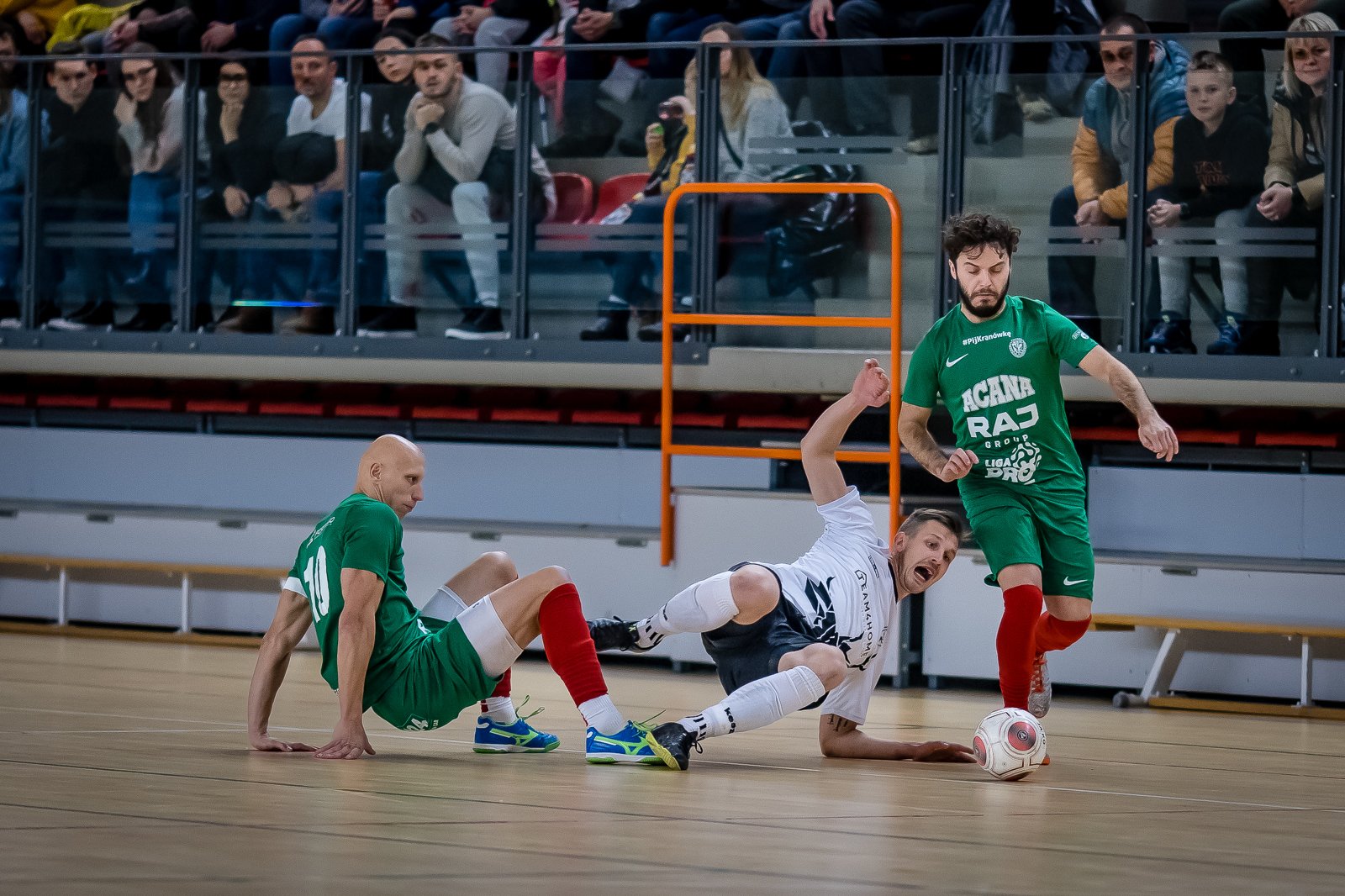 powalczyli-w-futsalowym-debiucie-na-szczeblu-centralnym-111371