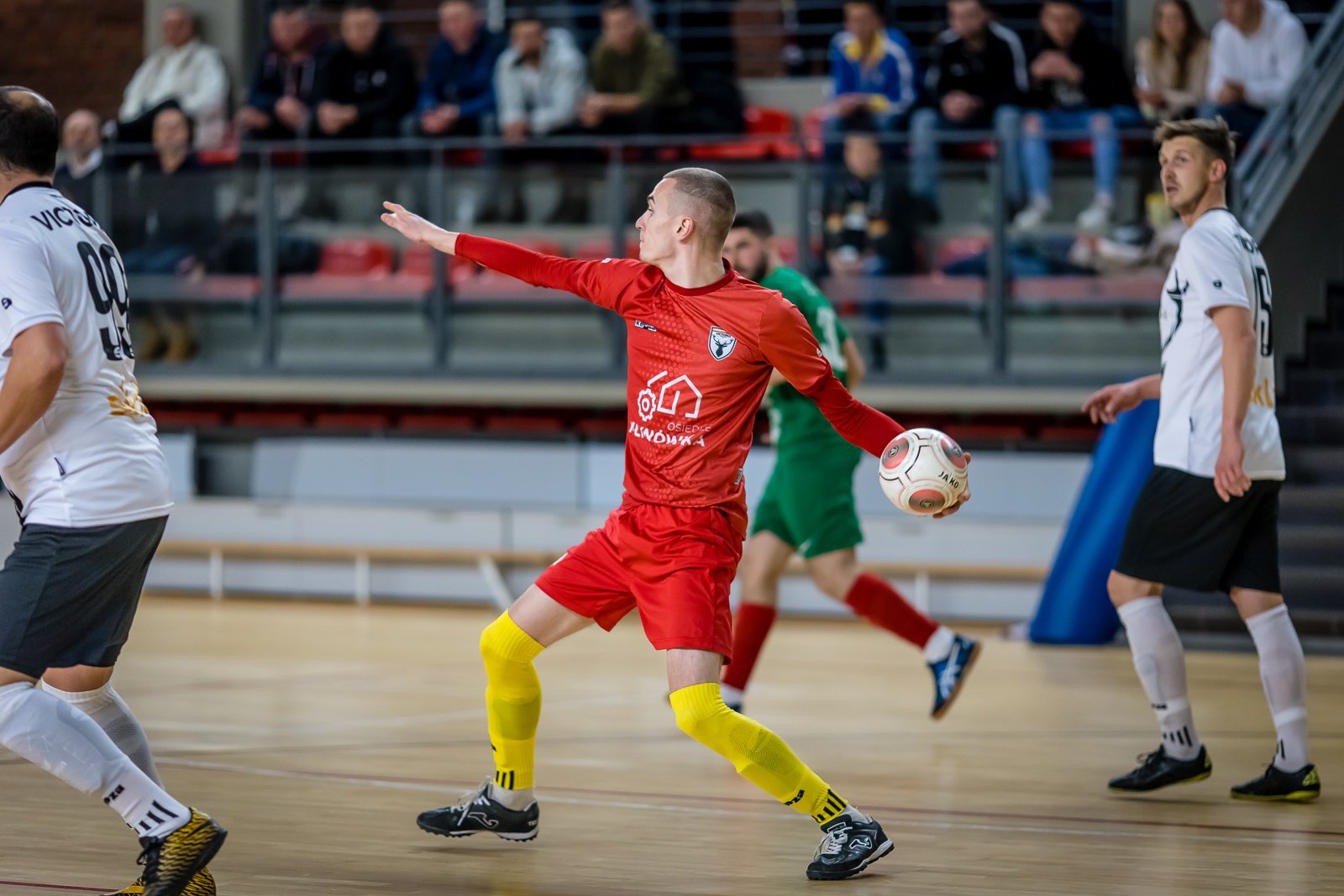 powalczyli-w-futsalowym-debiucie-na-szczeblu-centralnym-111371