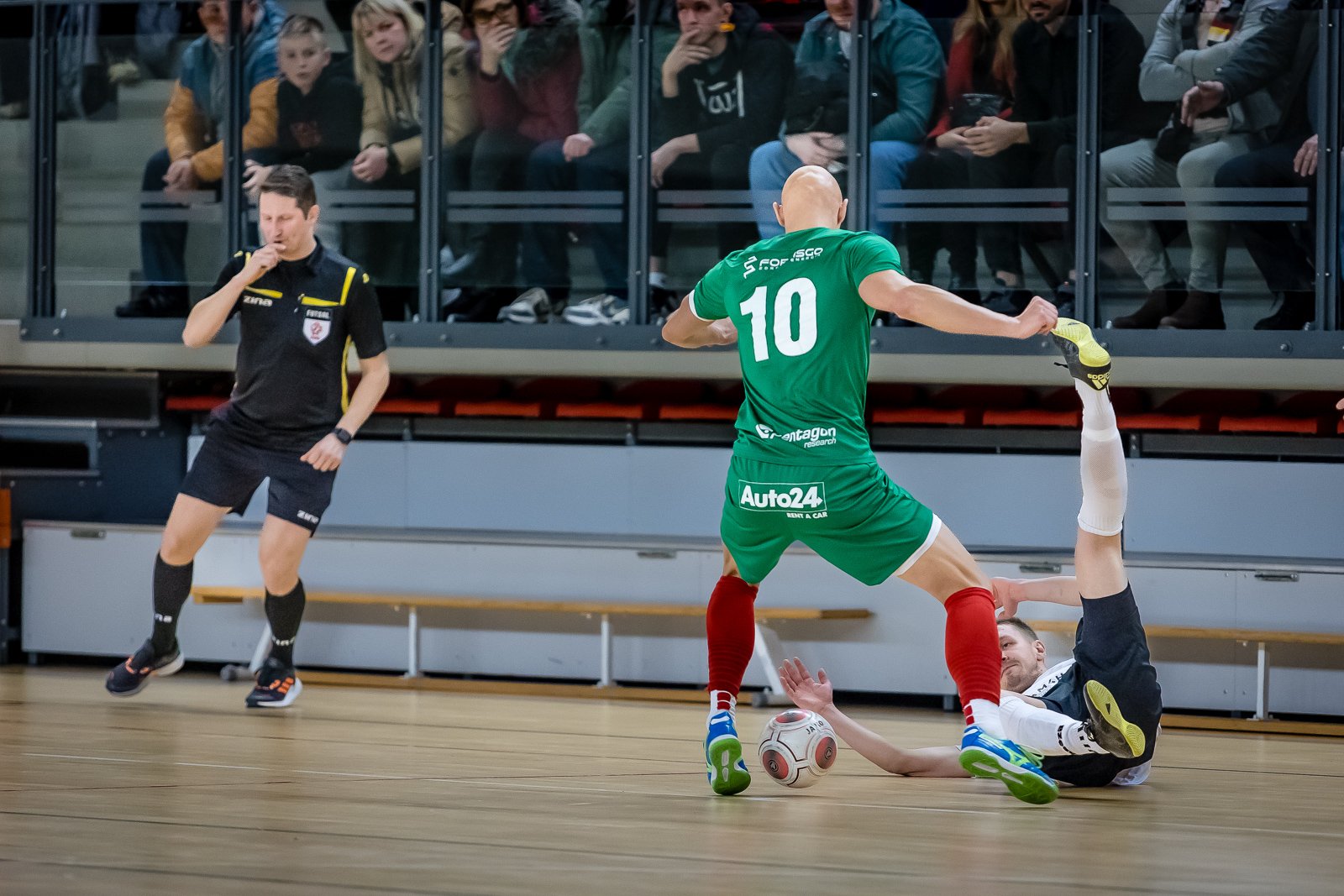powalczyli-w-futsalowym-debiucie-na-szczeblu-centralnym-111371