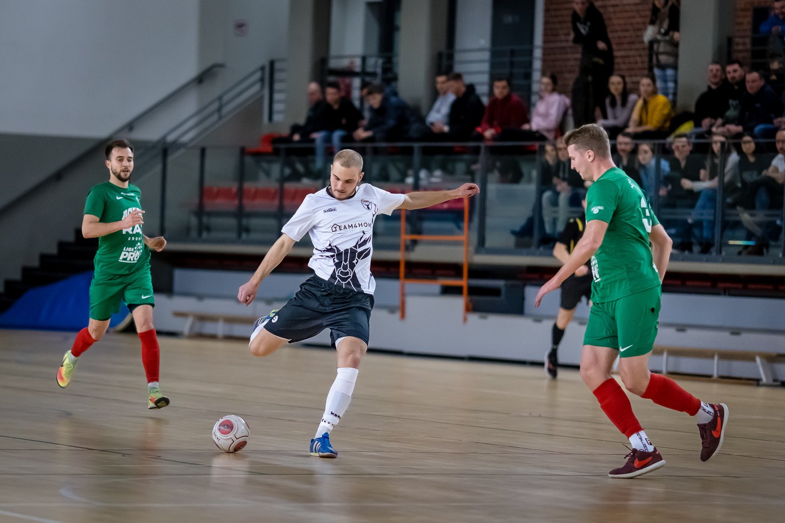 powalczyli-w-futsalowym-debiucie-na-szczeblu-centralnym-111371