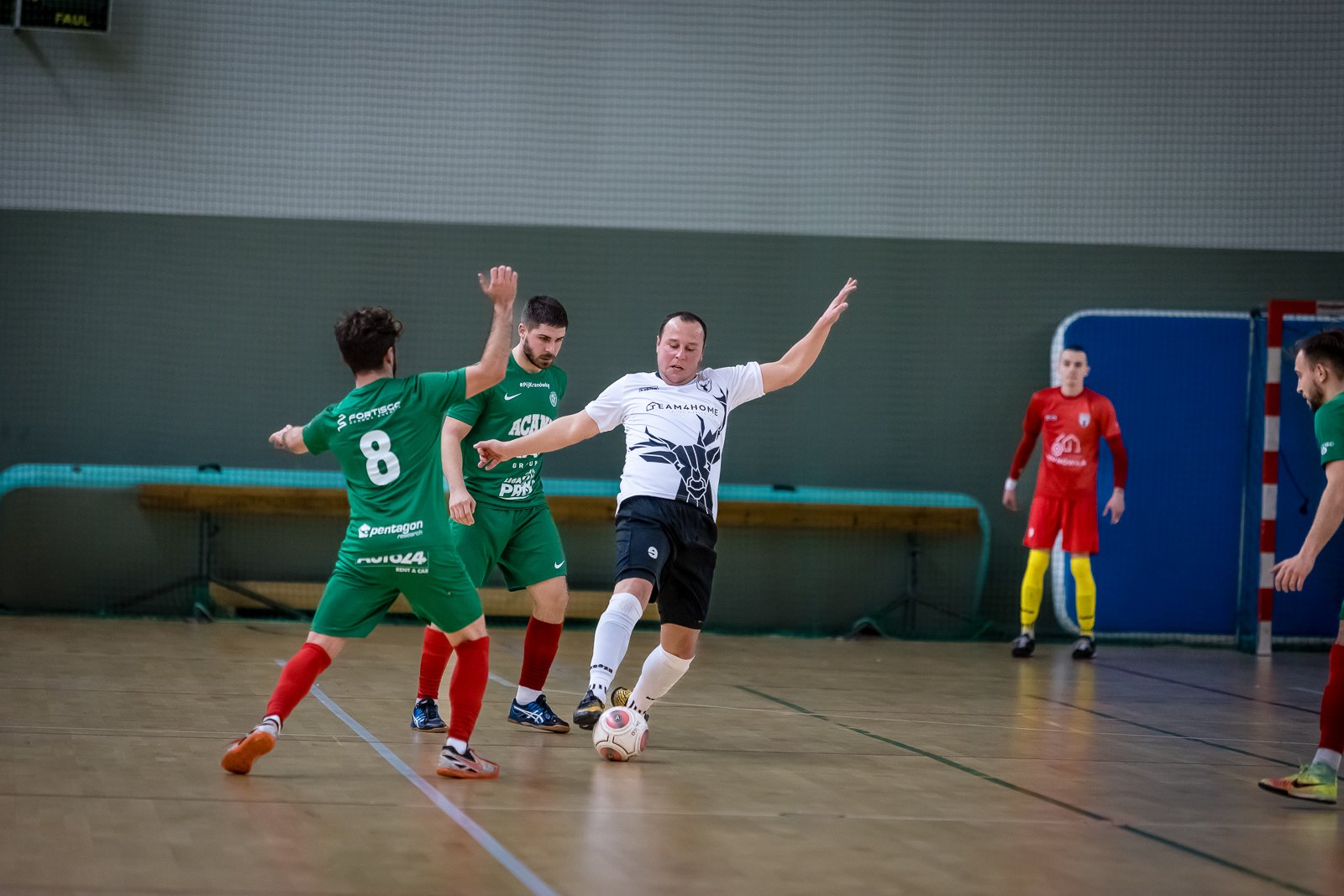 powalczyli-w-futsalowym-debiucie-na-szczeblu-centralnym-111371