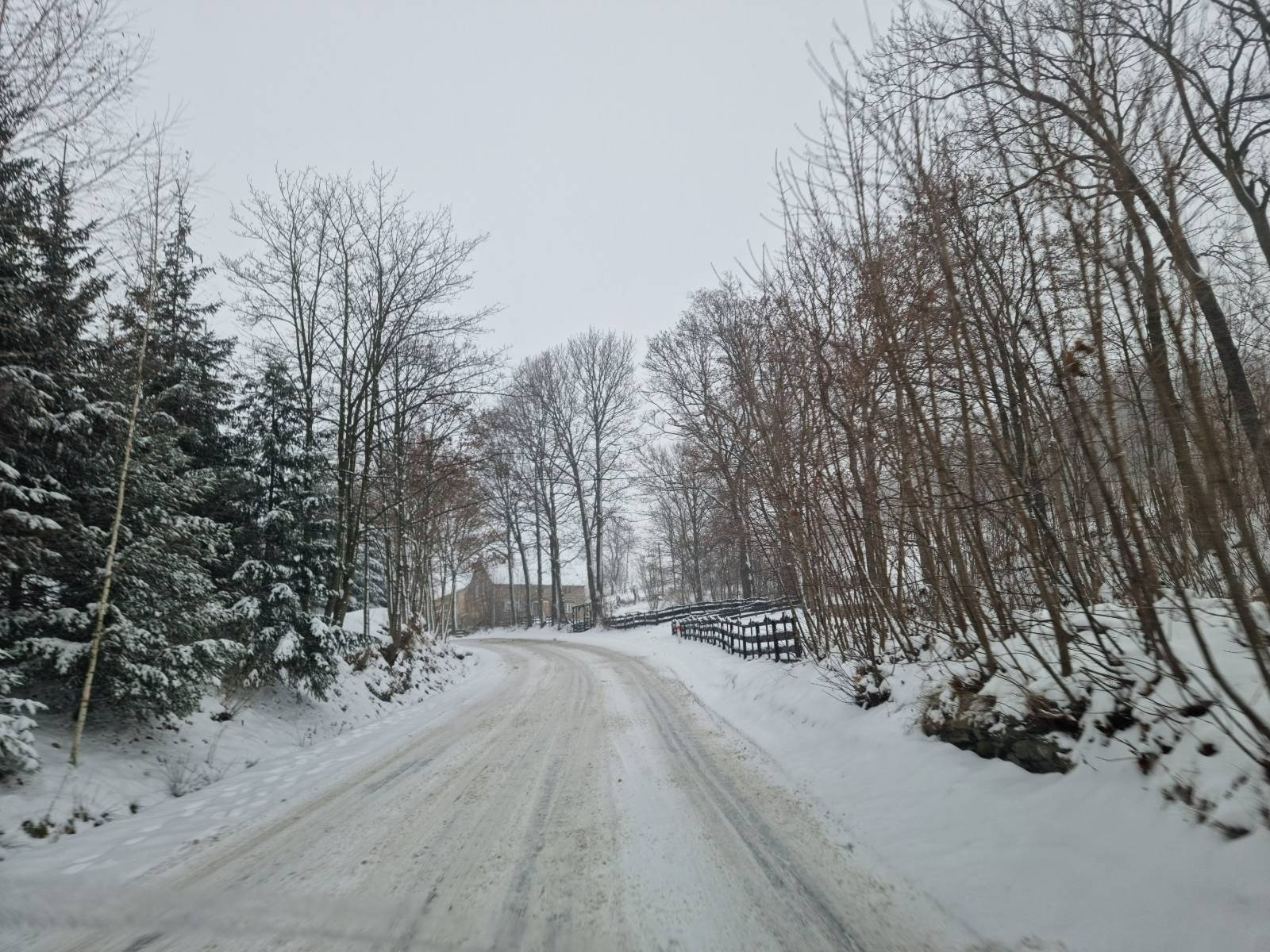 zimowo-na-drogach-111381