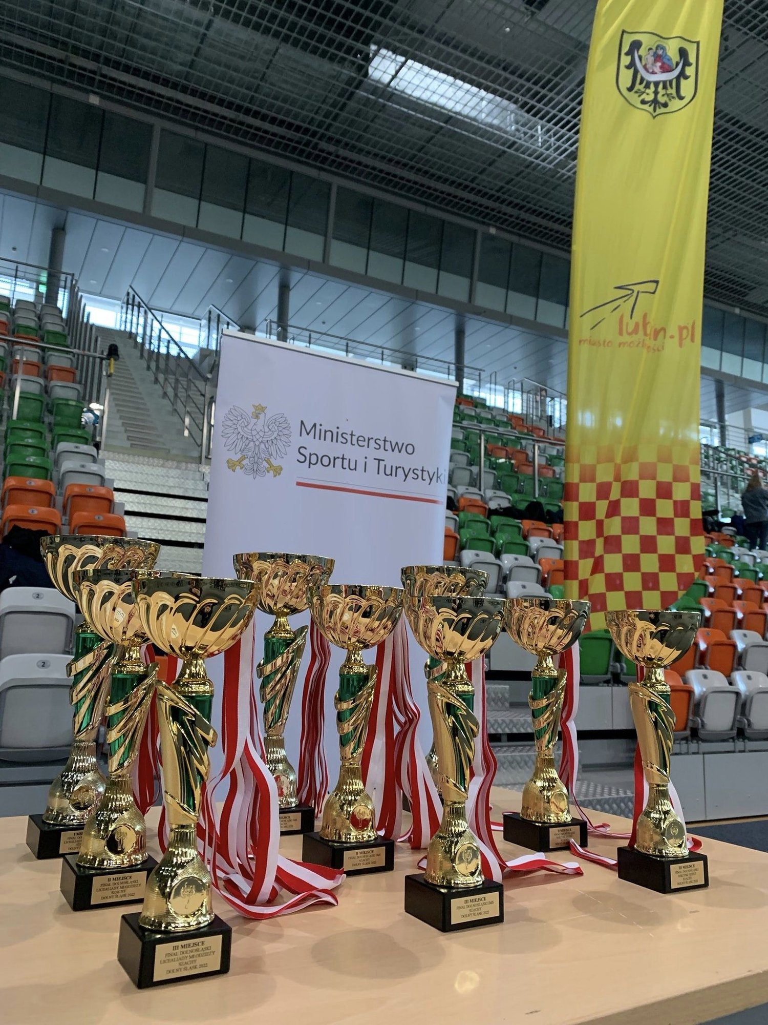 staneli-na-najwyzszym-stopniu-podium-111533