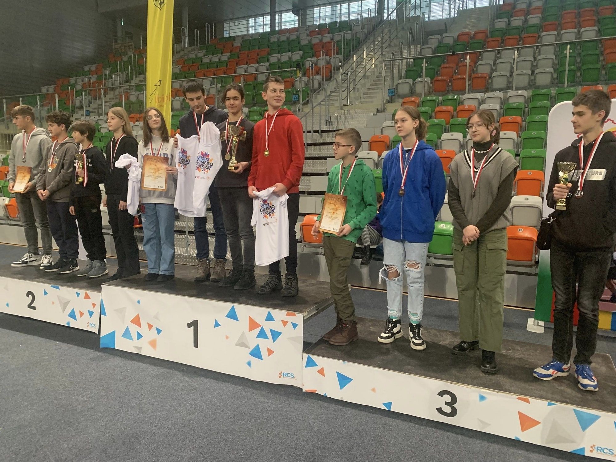 staneli-na-najwyzszym-stopniu-podium-111533