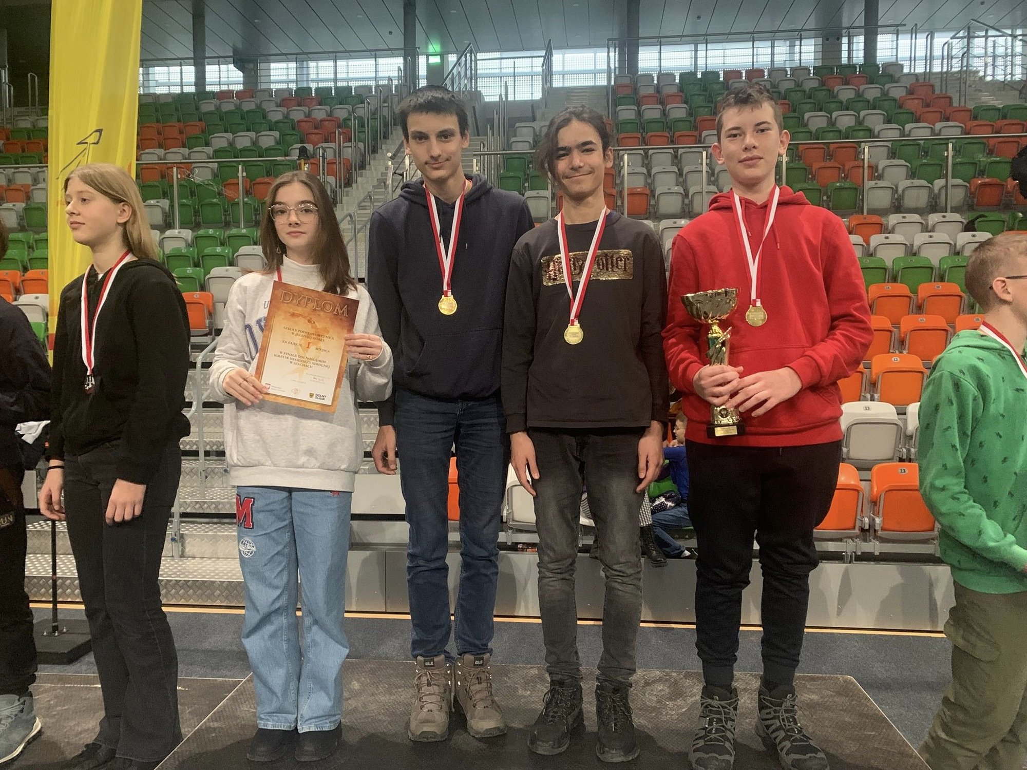 staneli-na-najwyzszym-stopniu-podium-111533
