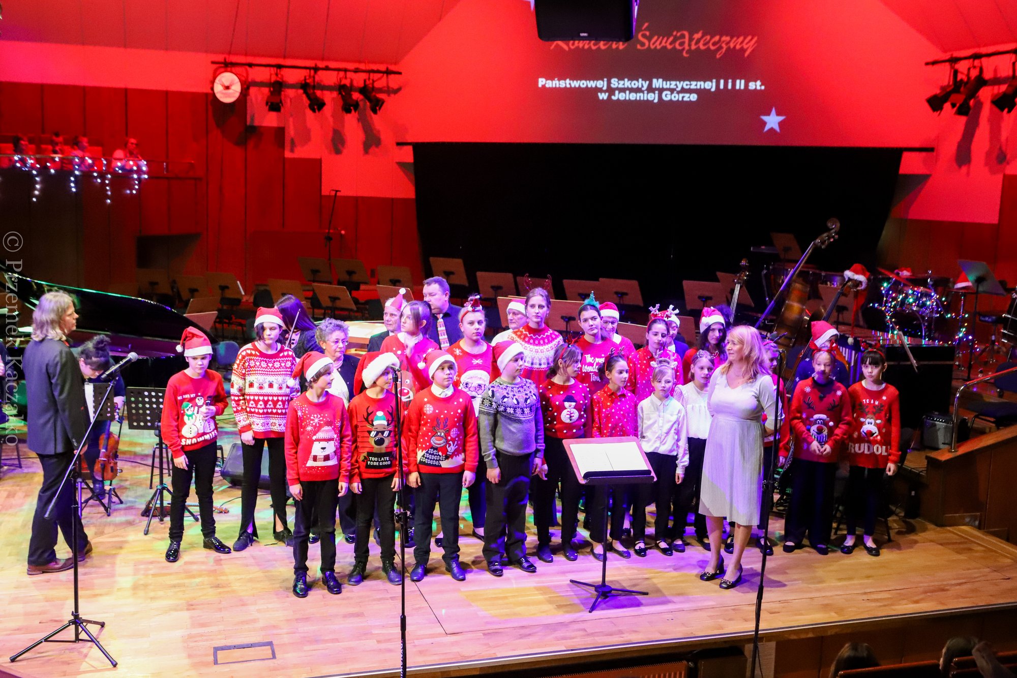 swiateczny-koncert-uczniow-szkoy-muzycznej-111612