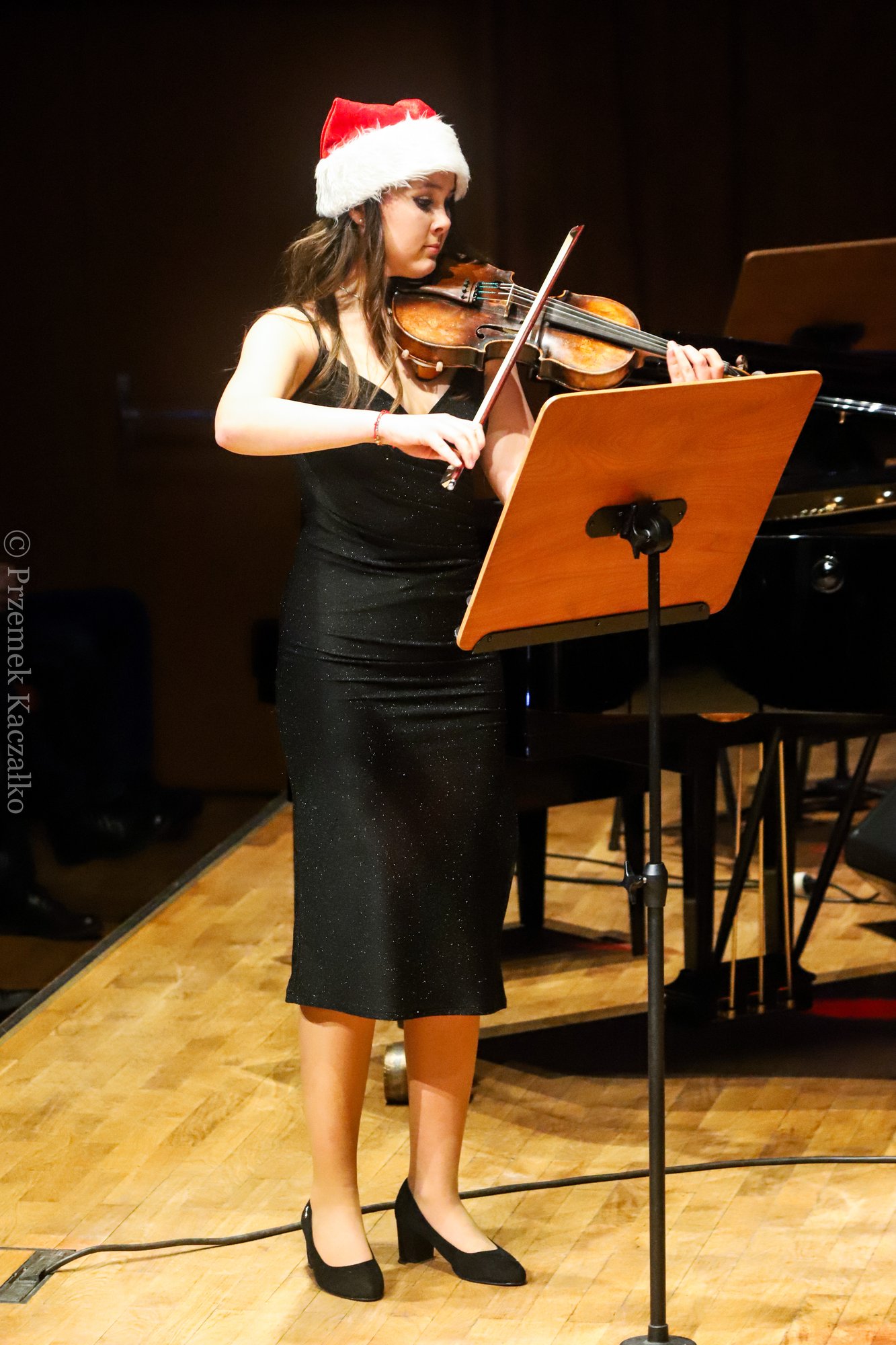 swiateczny-koncert-uczniow-szkoy-muzycznej-111612