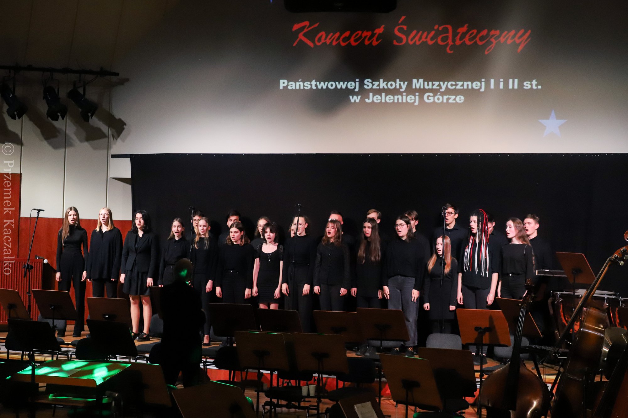 swiateczny-koncert-uczniow-szkoy-muzycznej-111612
