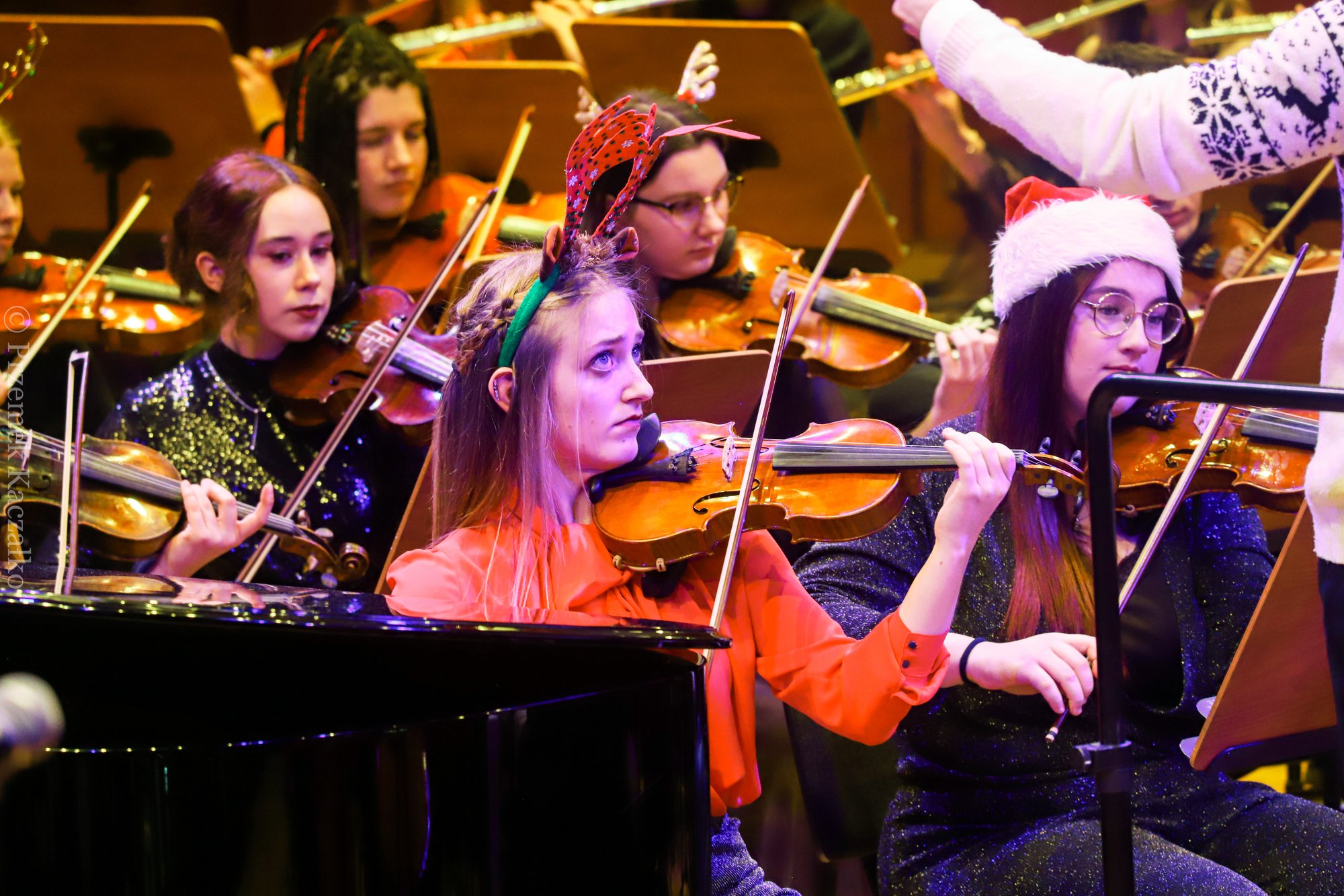 swiateczny-koncert-uczniow-szkoy-muzycznej-111612
