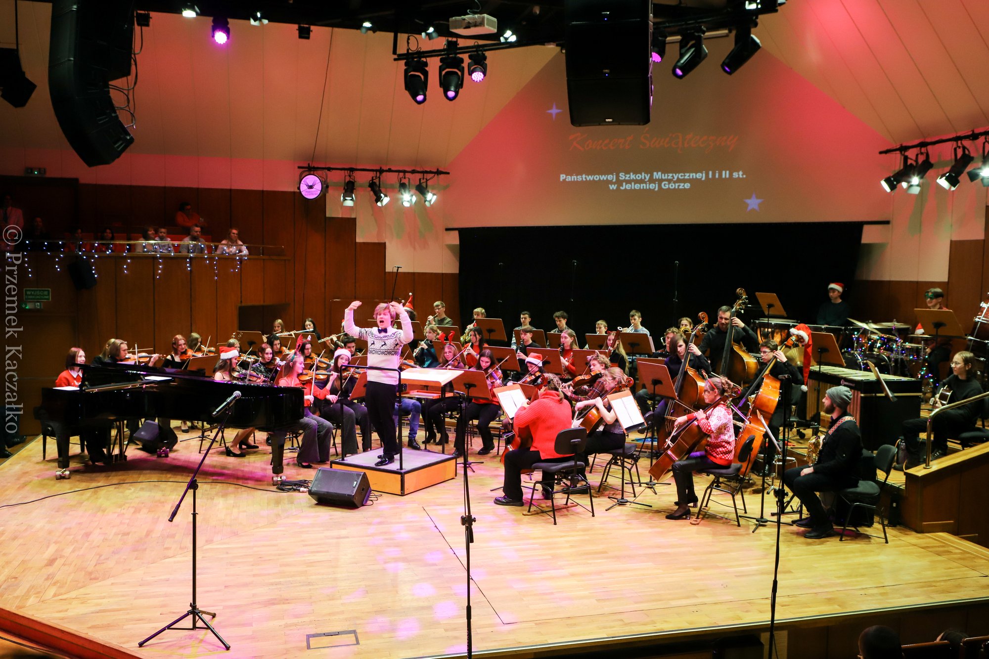 swiateczny-koncert-uczniow-szkoy-muzycznej-111612