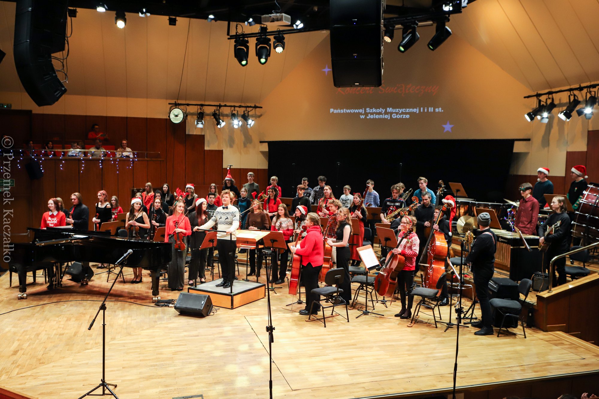 swiateczny-koncert-uczniow-szkoy-muzycznej-111612