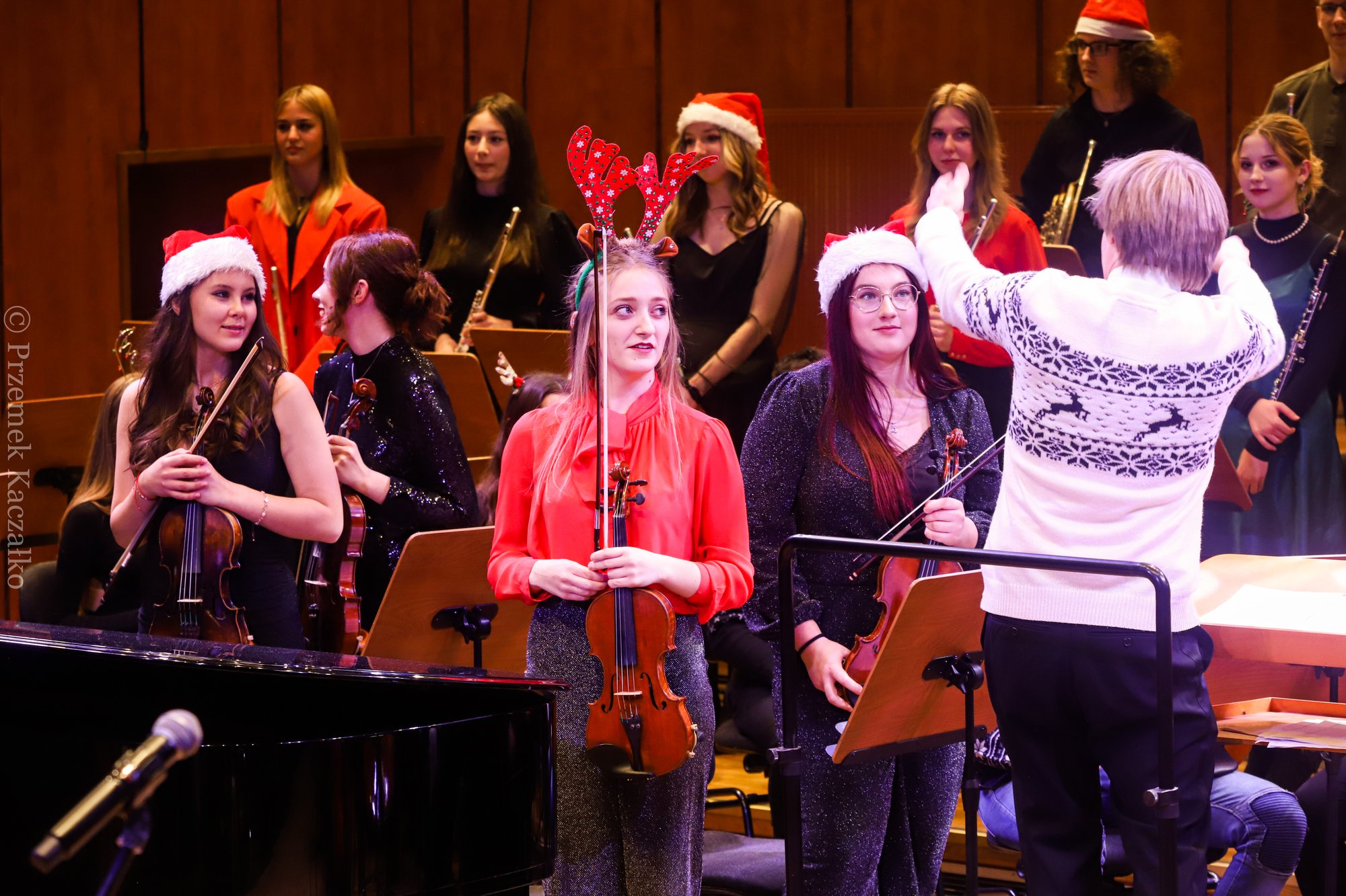swiateczny-koncert-uczniow-szkoy-muzycznej-111612
