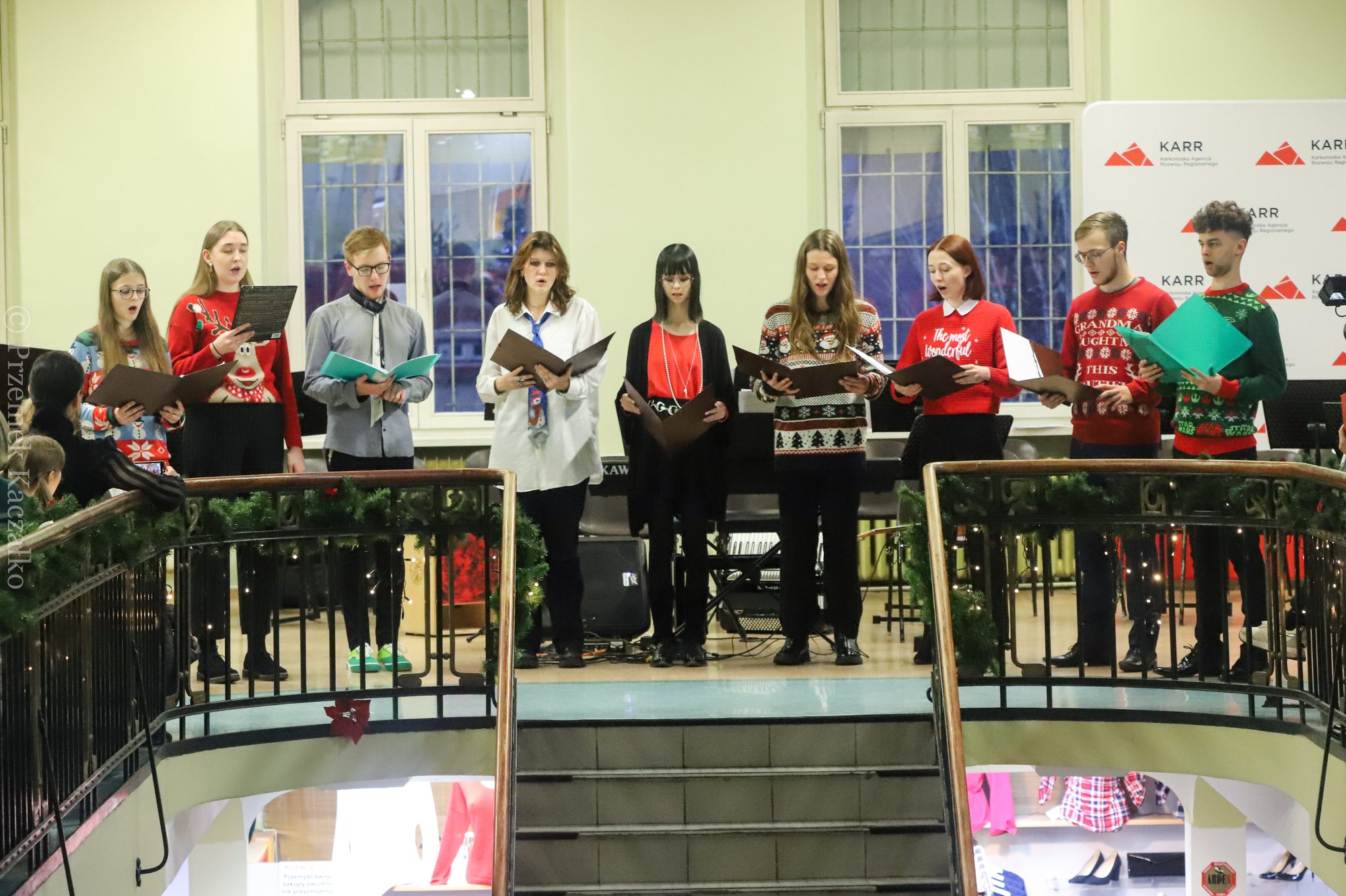 swiateczny-koncert-w-galerii-karkonoskiej-111679