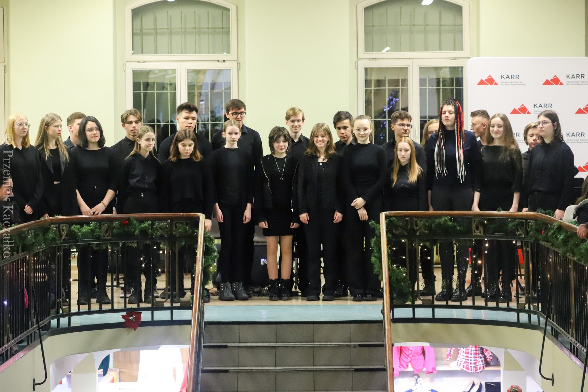 swiateczny-koncert-w-galerii-karkonoskiej-111679