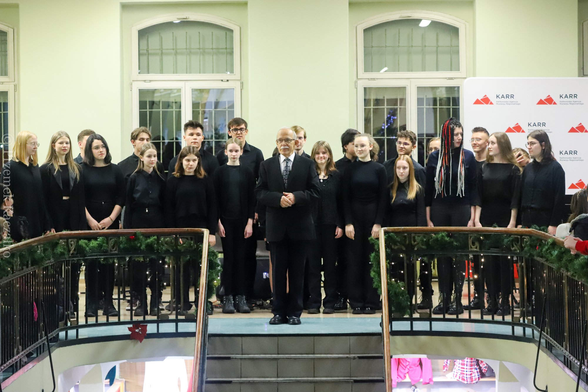 swiateczny-koncert-w-galerii-karkonoskiej-111679