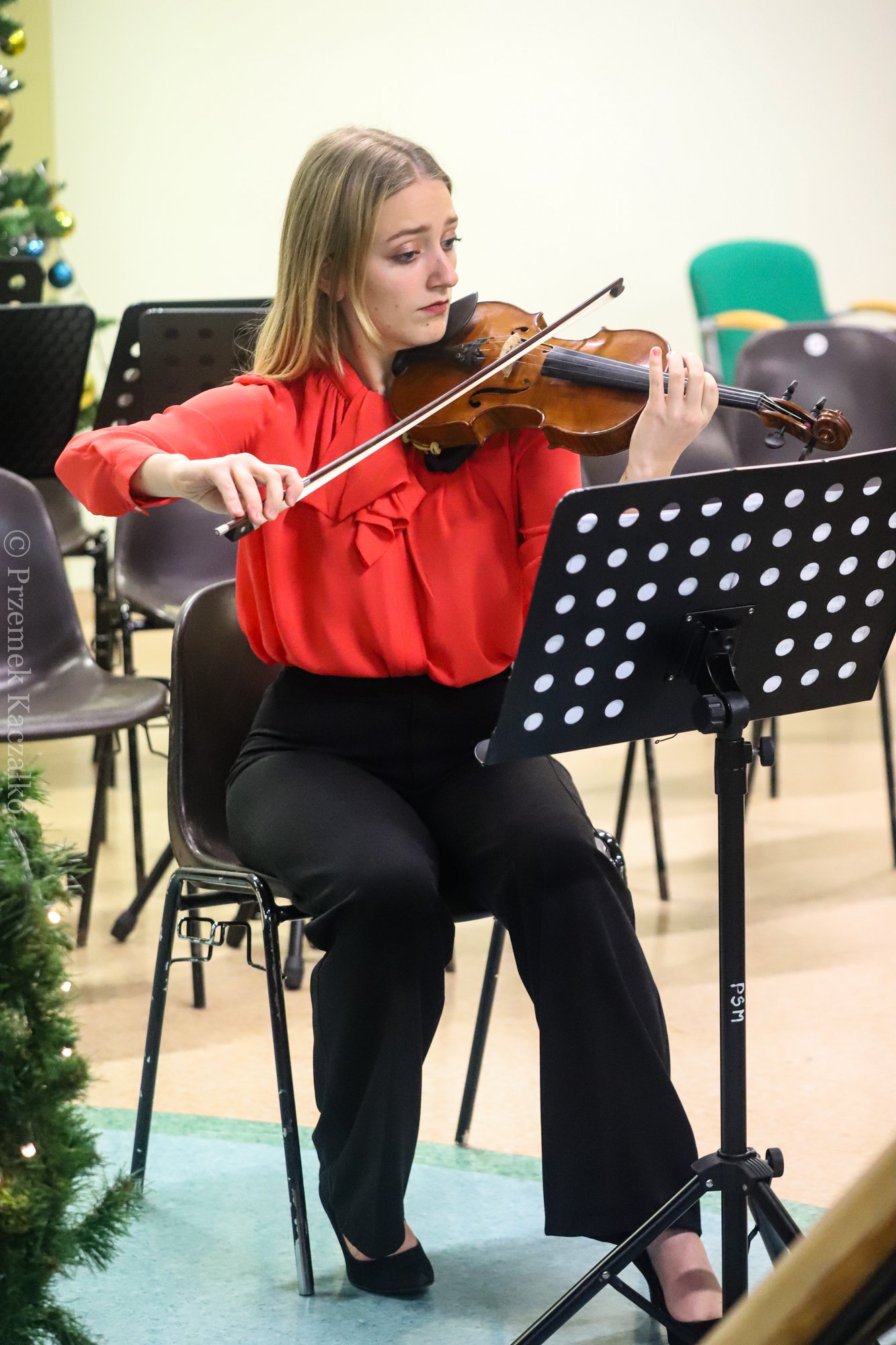 swiateczny-koncert-w-galerii-karkonoskiej-111679