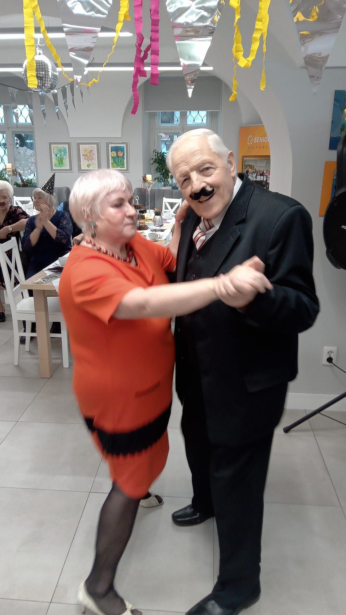 bawili-sie-seniorzy-111826