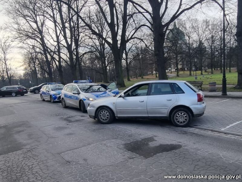ucieka-przed-policja-111833