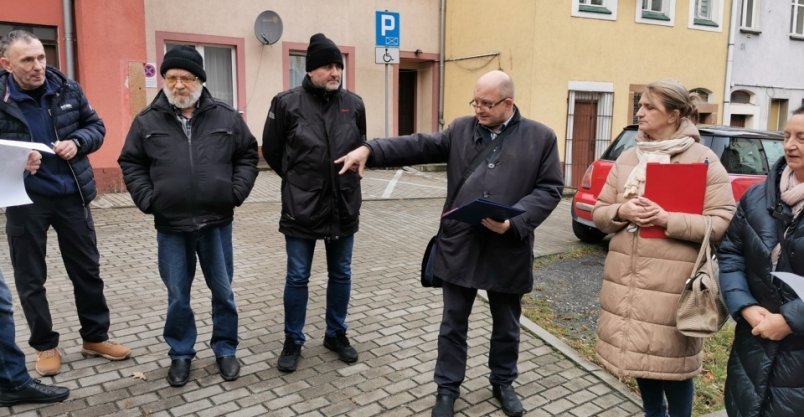 w-sprawie-podworka-112078