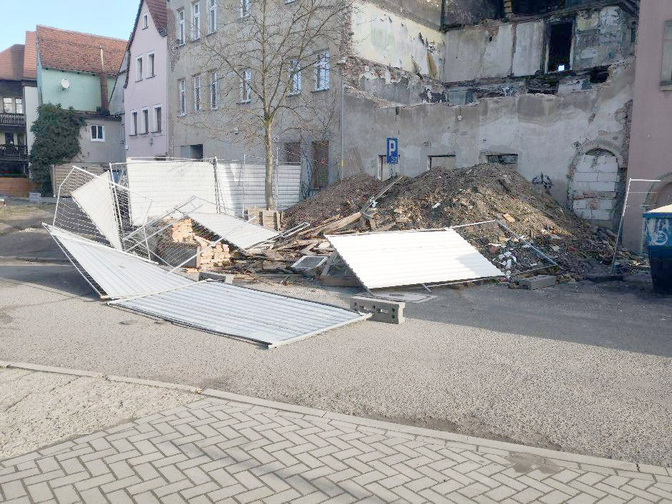 gruzowisko-w-centrum-112308