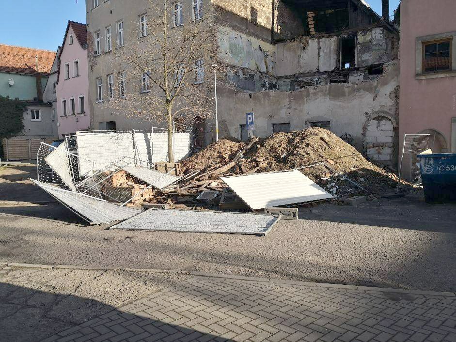 gruzowisko-w-centrum-112308