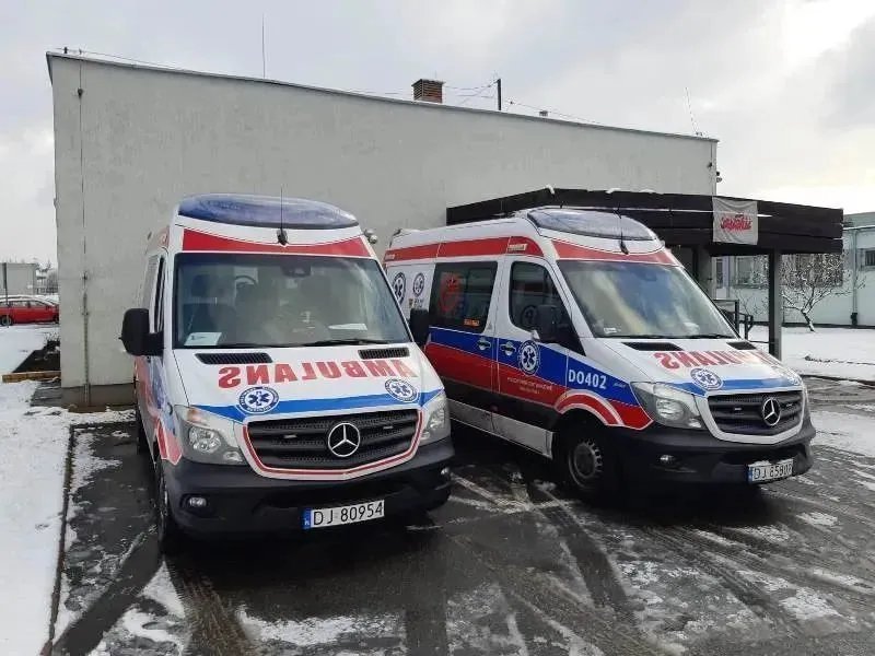 pogotowie-ratunkowe-w-jeleniej-gorze-zatrudni-112331
