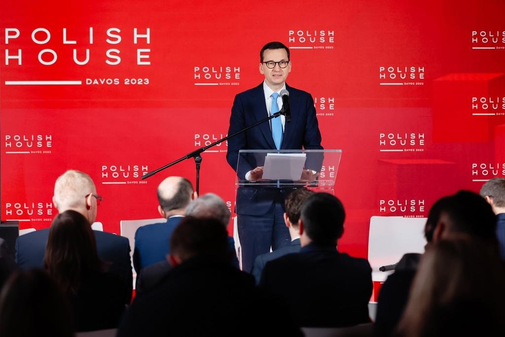 nwo-teoria-spiskowa-morawiecki-twierdzi-inaczej-112345