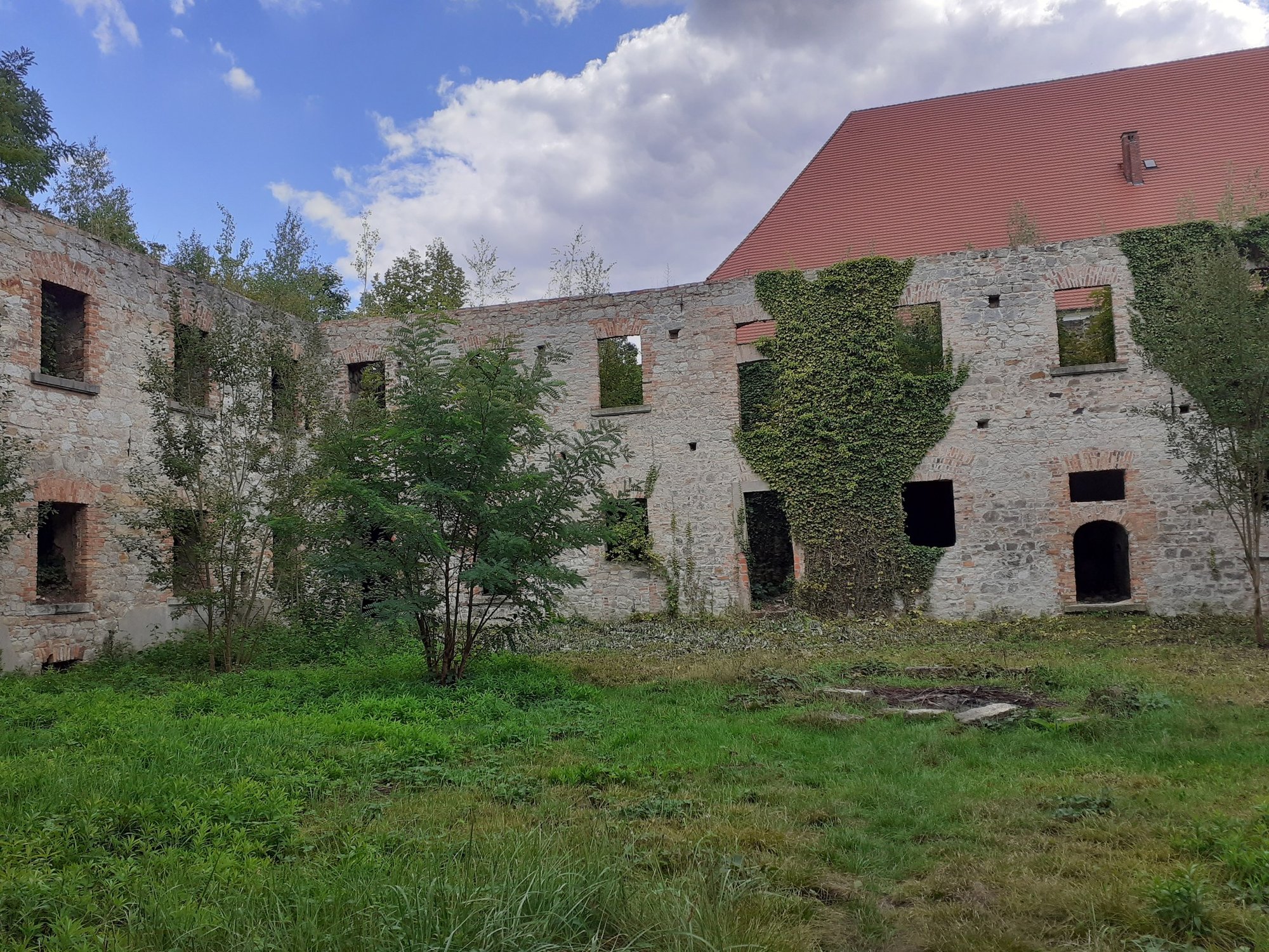klasztor-w-remoncie-112371