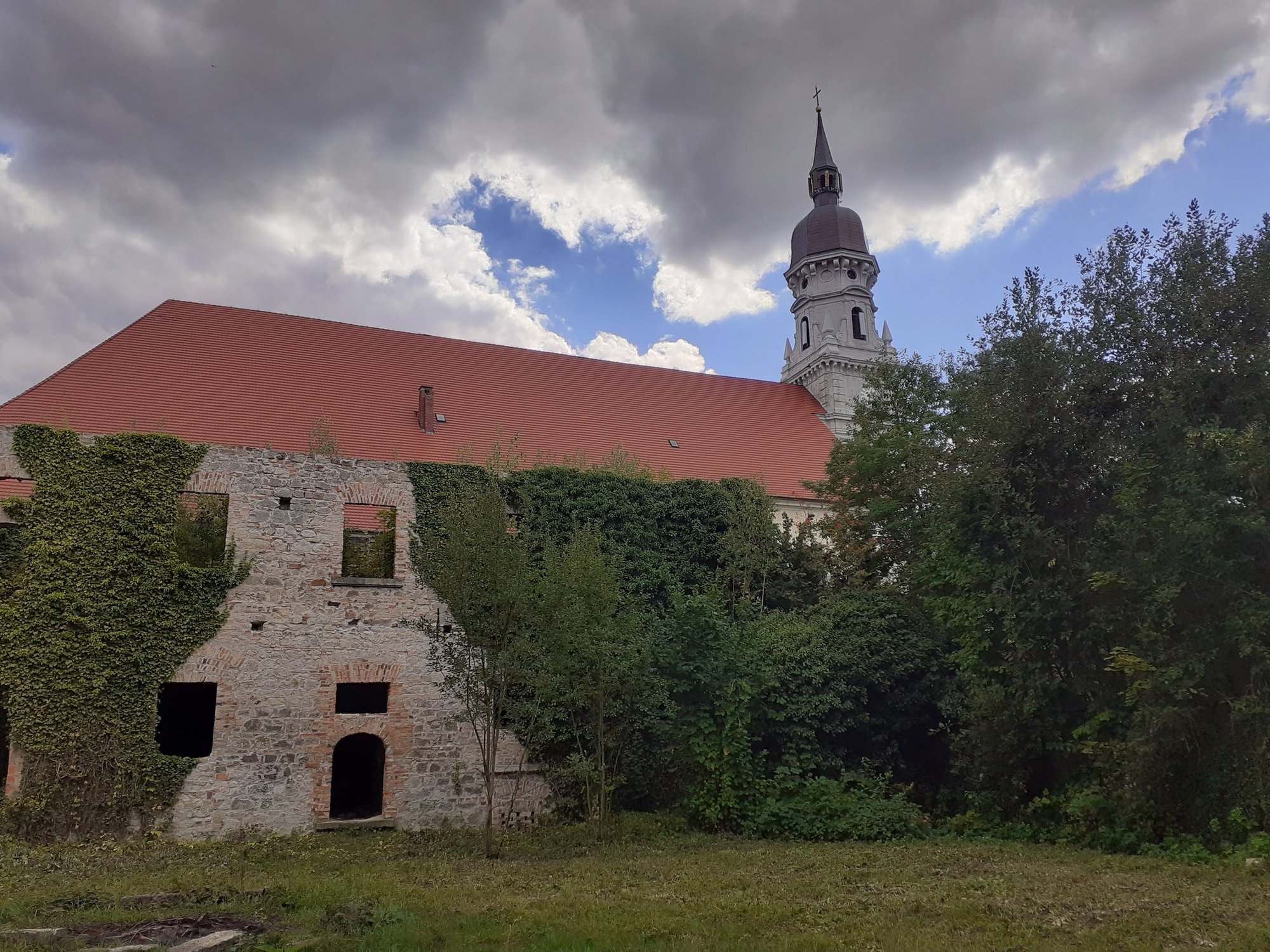 klasztor-w-remoncie-112371