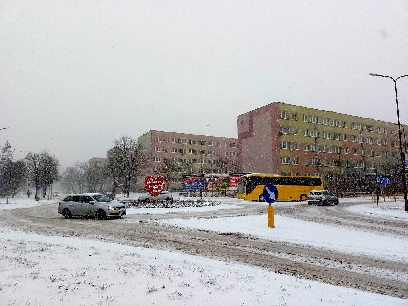 zimowy-paraliz-na-drogach-112380