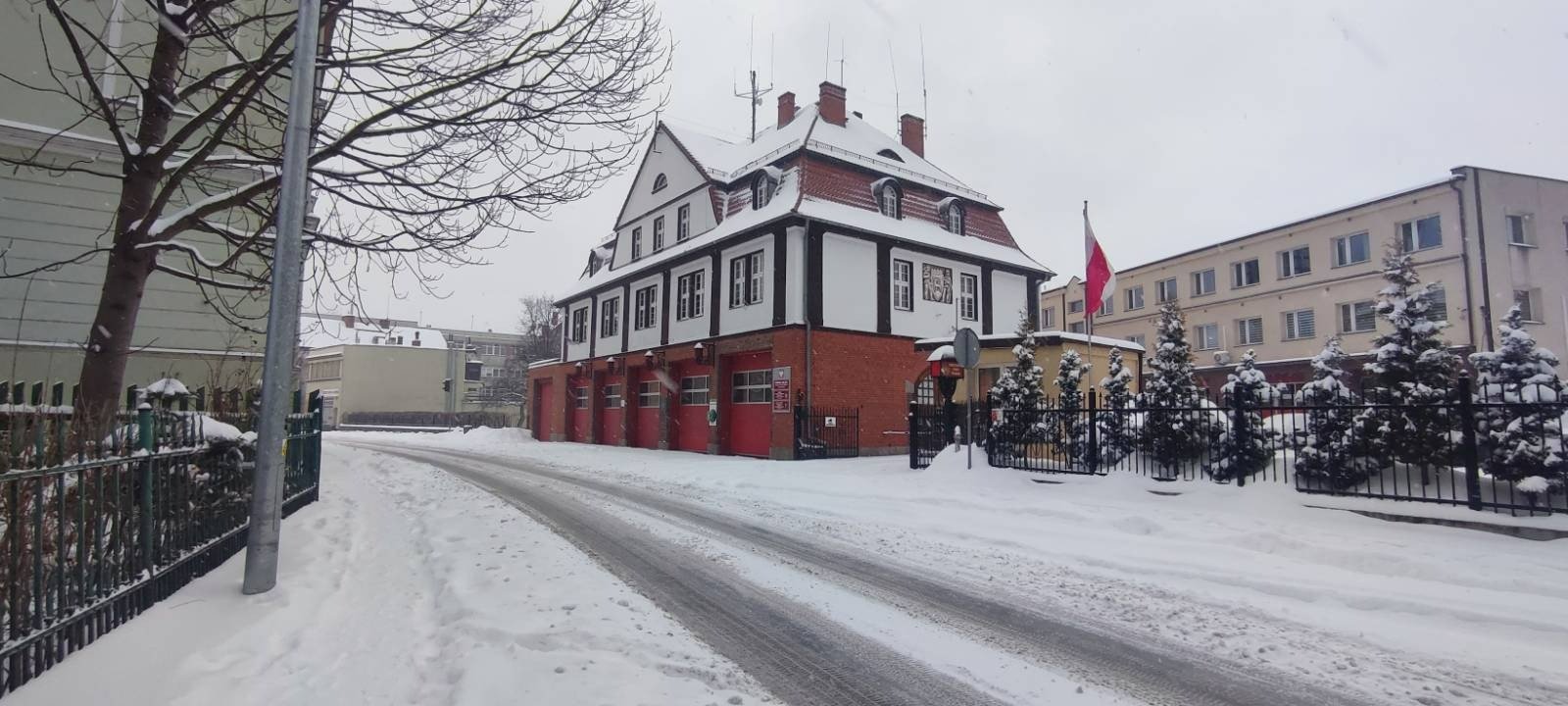 zimowy-paraliz-na-drogach-112380