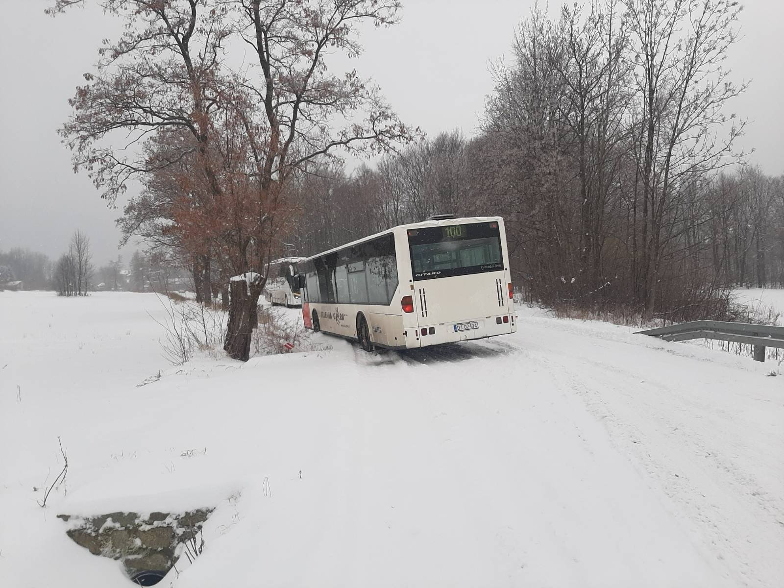 zimowy-paraliz-na-drogach-112380