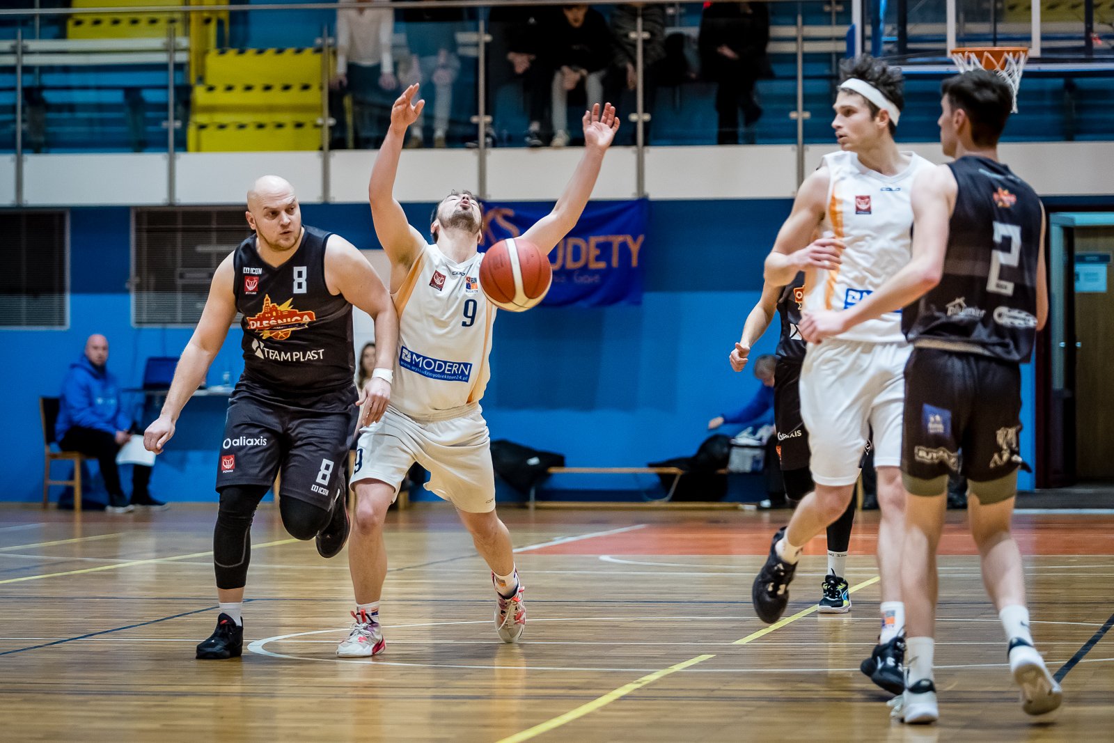 kapitalny-mecz-ostrowskiego-112607