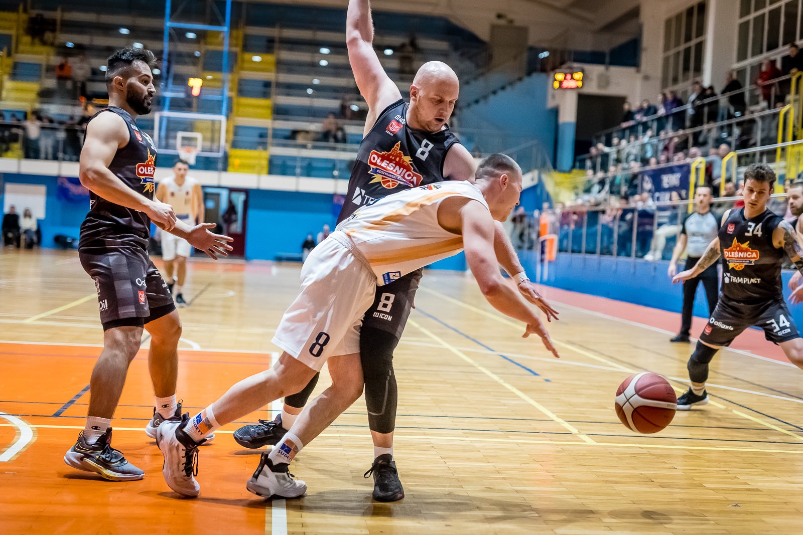 kapitalny-mecz-ostrowskiego-112607
