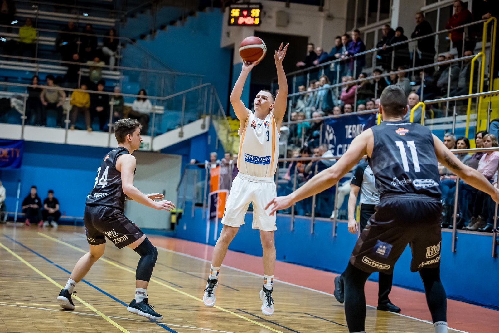 kapitalny-mecz-ostrowskiego-112607