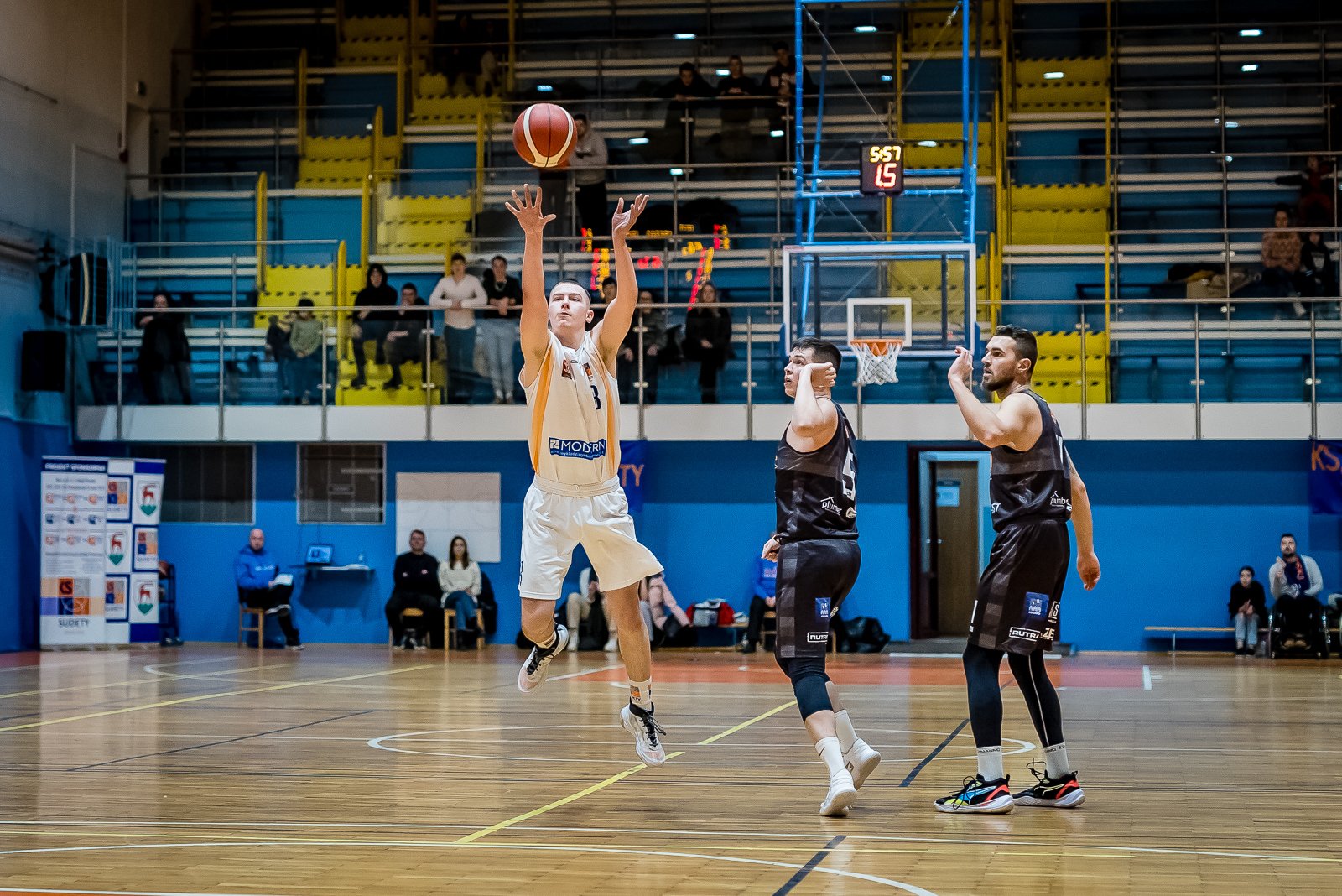 kapitalny-mecz-ostrowskiego-112607