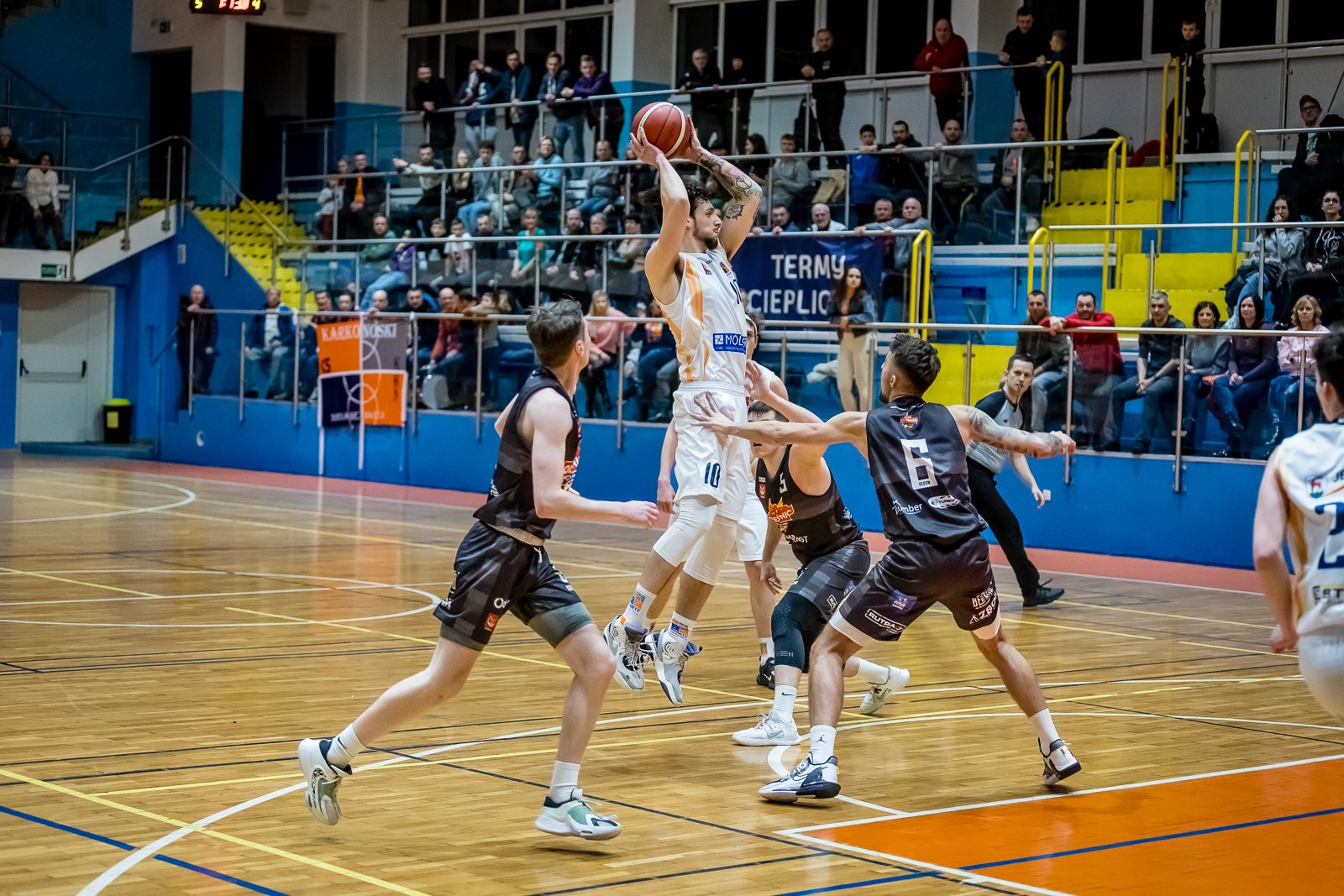 kapitalny-mecz-ostrowskiego-112607