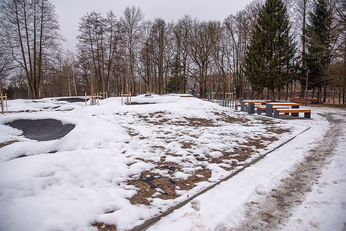 pumptrack-na-ukonczeniu-112645